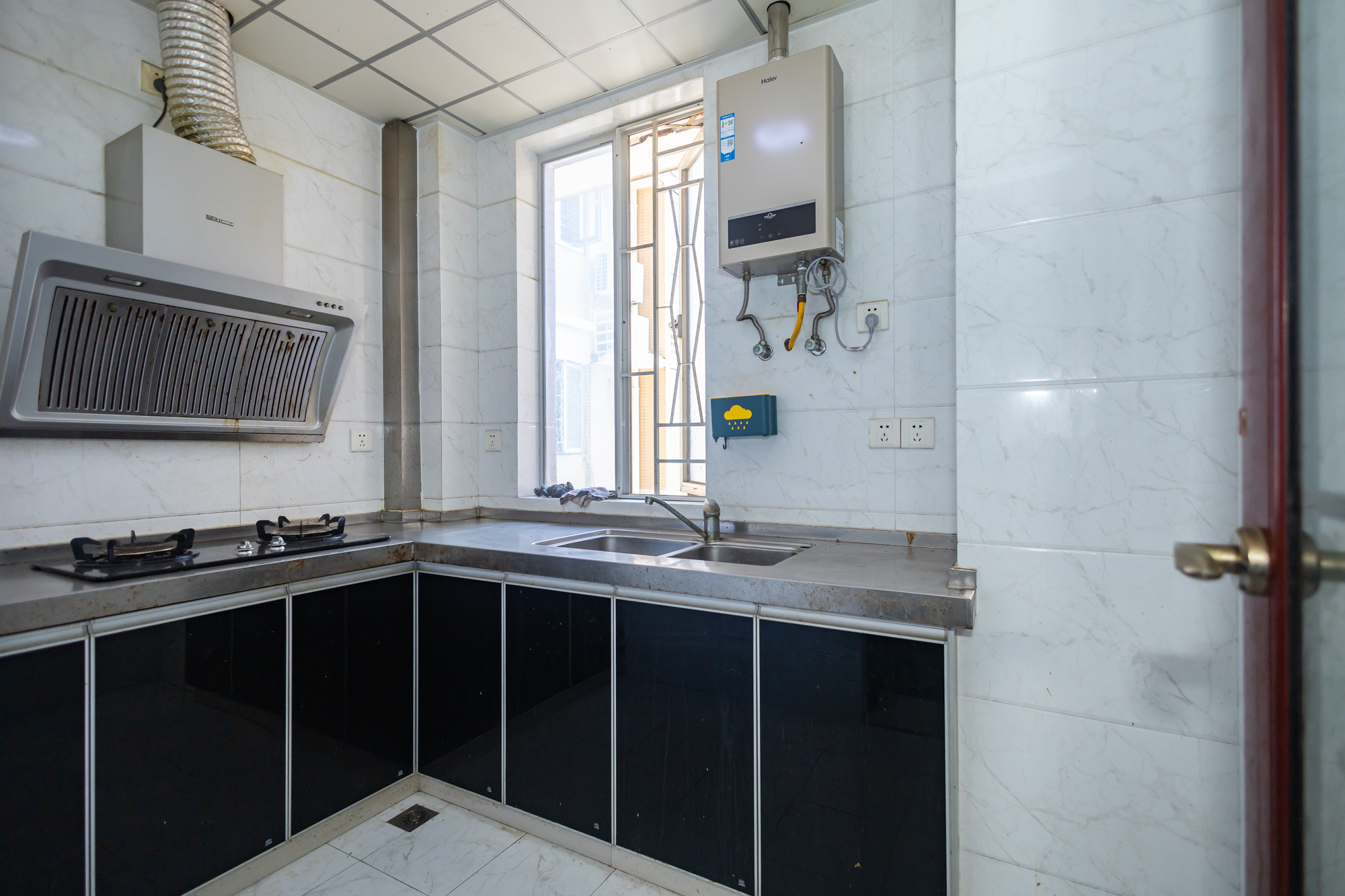 恒广国际景园一二区  1室2厅1卫    61.8万 恒广国际景园一二区  1室2厅1卫    61.8万厨房