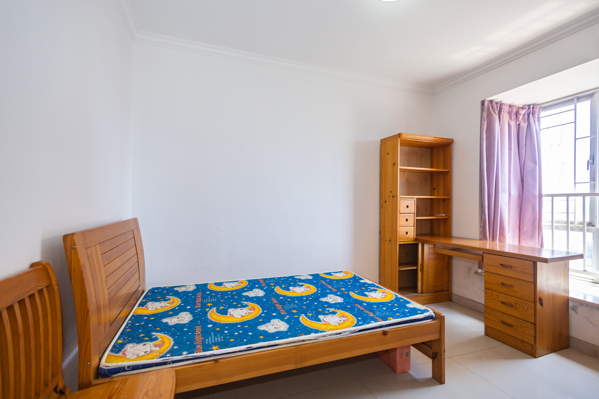 恒广国际景园一二区  1室2厅1卫    61.8万 恒广国际景园一二区  1室2厅1卫    61.8万卧室