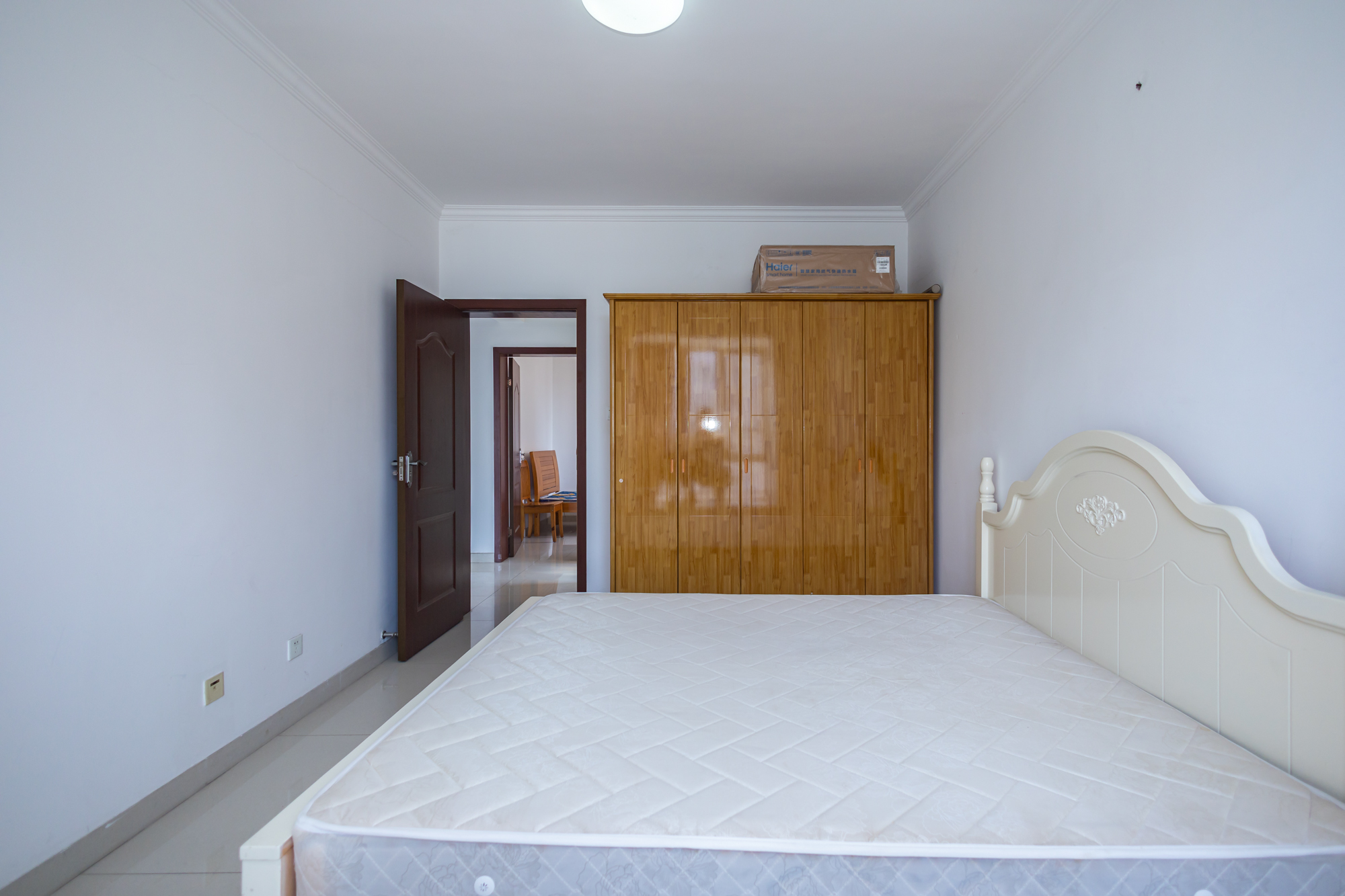 恒广国际景园一二区  1室2厅1卫    61.8万 恒广国际景园一二区  1室2厅1卫    61.8万卧室