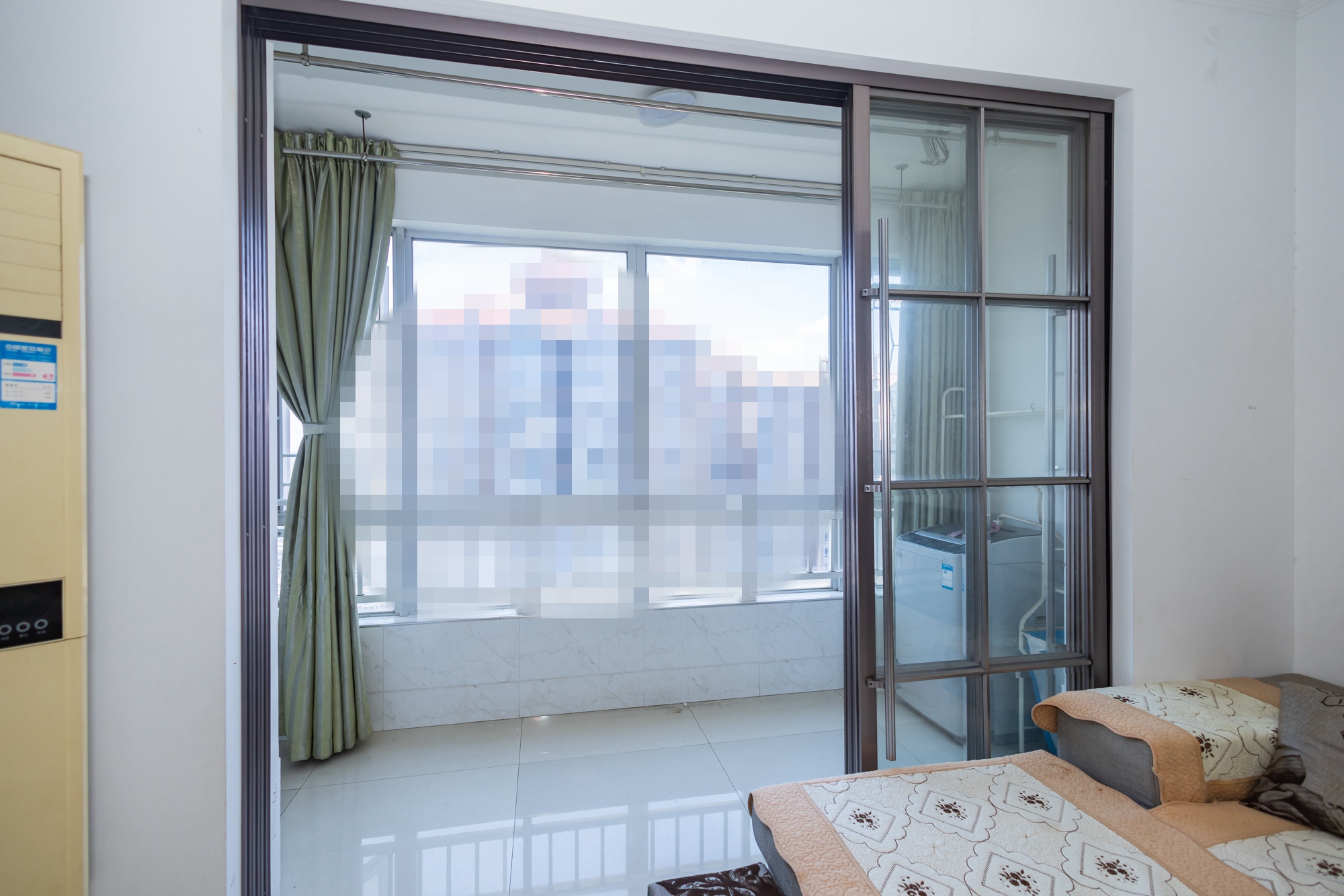 恒广国际景园一二区  1室2厅1卫    61.8万 恒广国际景园一二区  1室2厅1卫    61.8万阳台