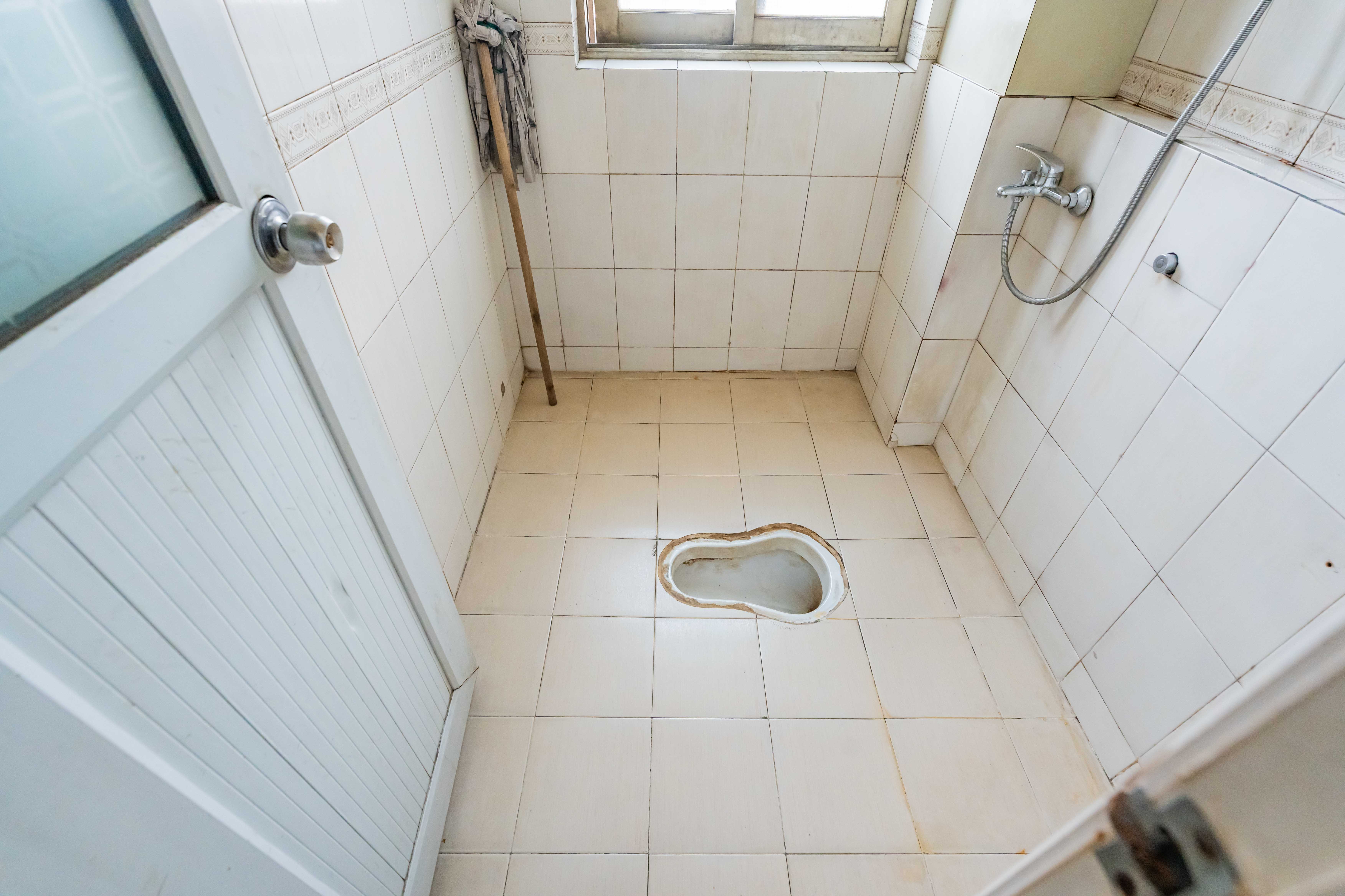 建湘新村  4室2厅2卫   86.00万卫生间