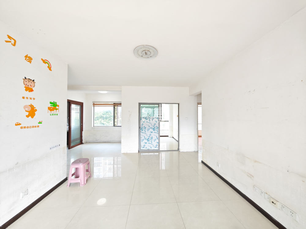 新城新世界一二三期  3室2厅1卫    85.0万