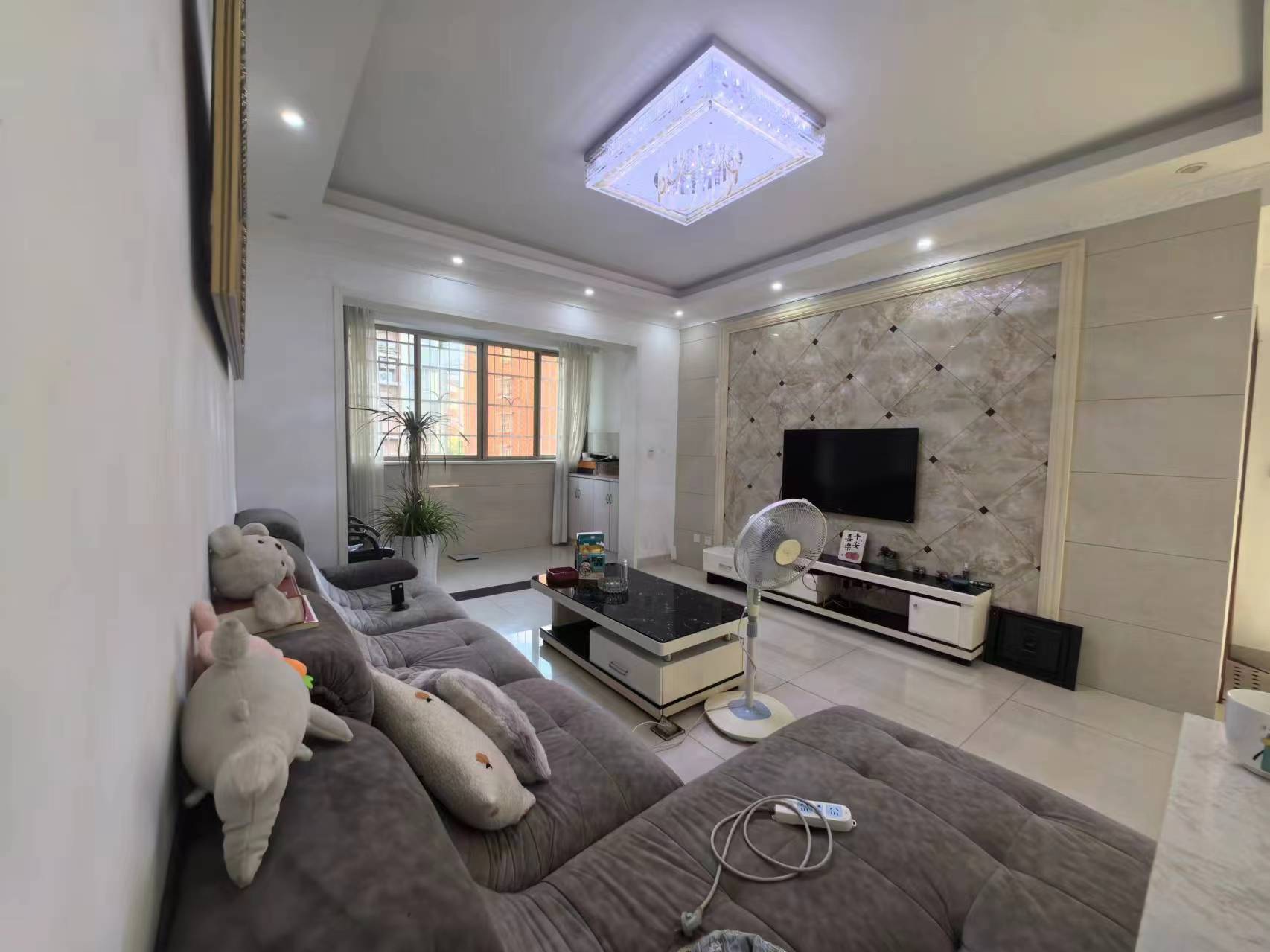 瑞丽江南(江南世家三期) 2室2厅1卫 39.8万 瑞丽江南(江南世家三期) 2室2厅1卫 39.8万室内图