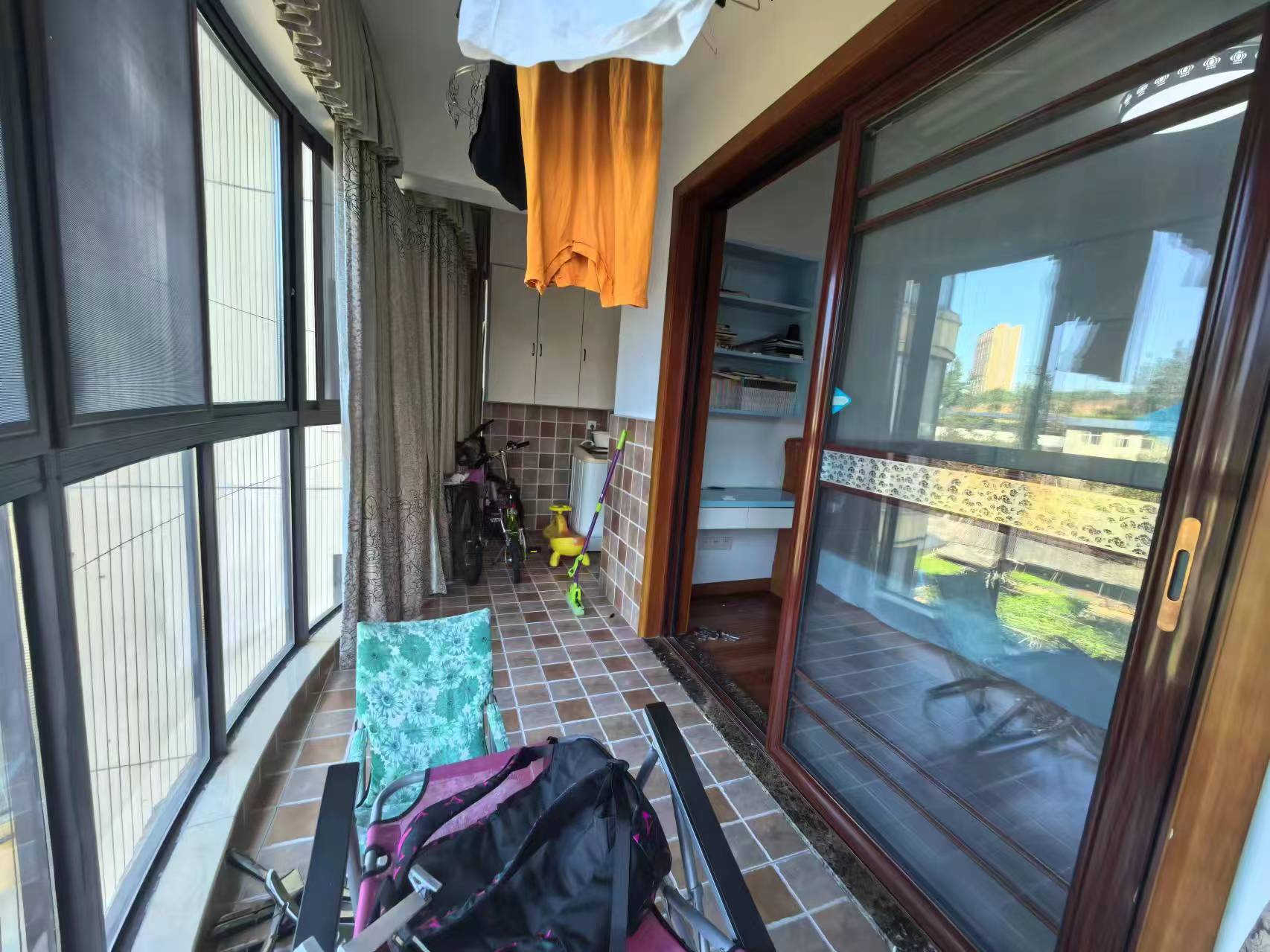 曼哈顿花园 3室2厅2卫 78.0万 曼哈顿花园 3室2厅2卫 78.0万室内图