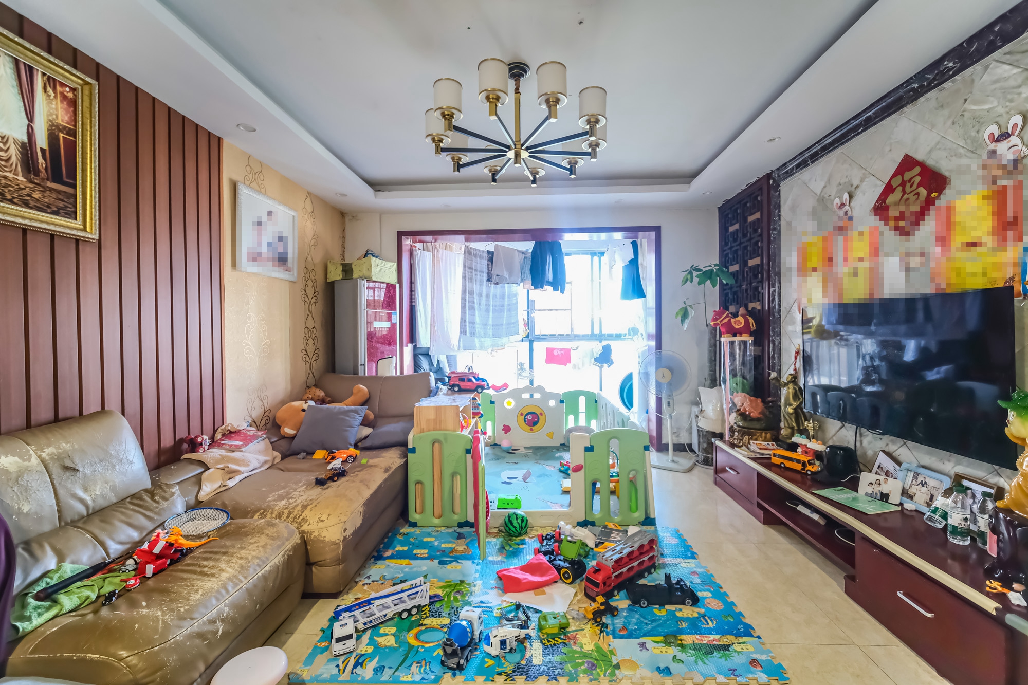 圆梦完美生活  3室2厅2卫    73.0万客厅