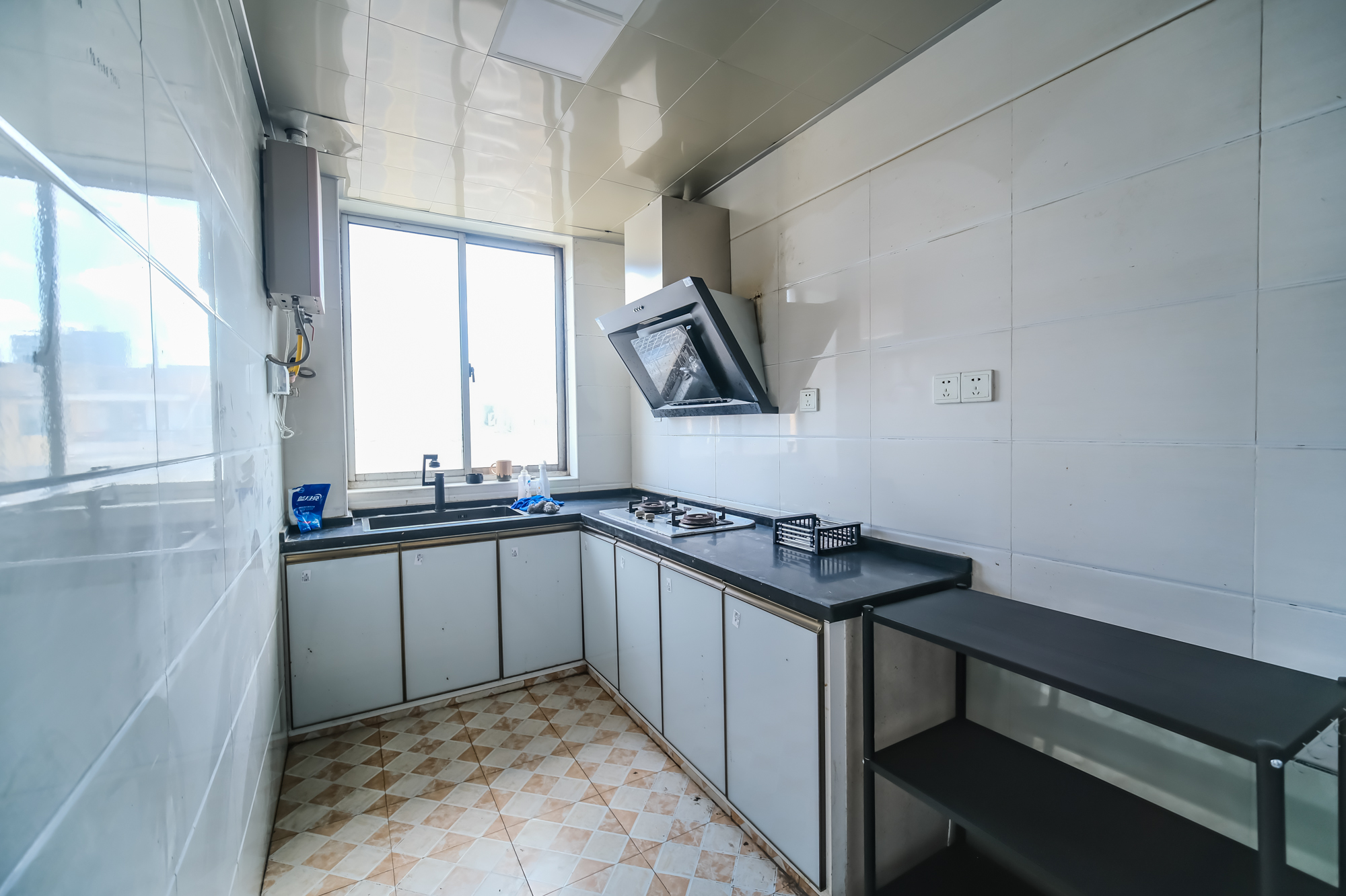 红树湾 1室2厅2卫 115.0万 红树湾 1室2厅2卫 115.0万厨房