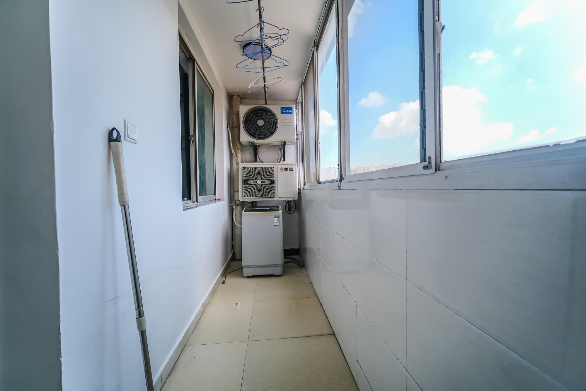 红树湾 1室2厅2卫 115.0万 红树湾 1室2厅2卫 115.0万阳台