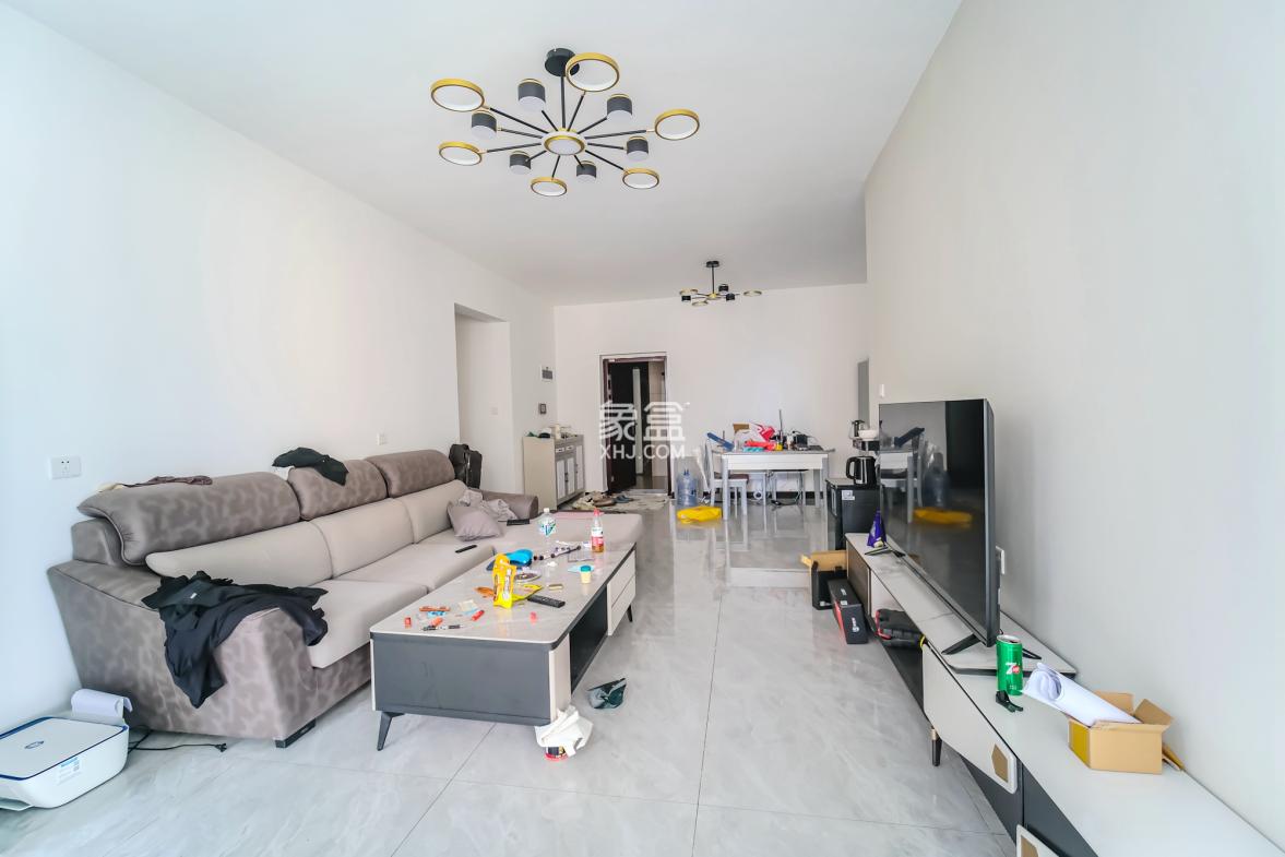 星雅美辰 3室2厅2卫 100.00万 星雅美辰 3室2厅2卫 100.00万客厅