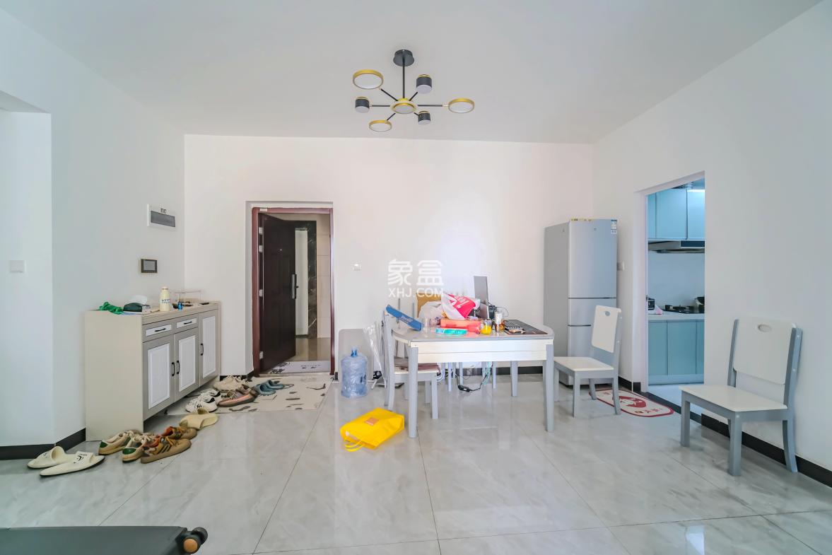 星雅美辰 3室2厅2卫 100.00万 星雅美辰 3室2厅2卫 100.00万客厅