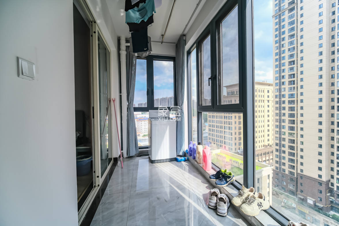 星雅美辰 3室2厅2卫 100.00万 星雅美辰 3室2厅2卫 100.00万阳台