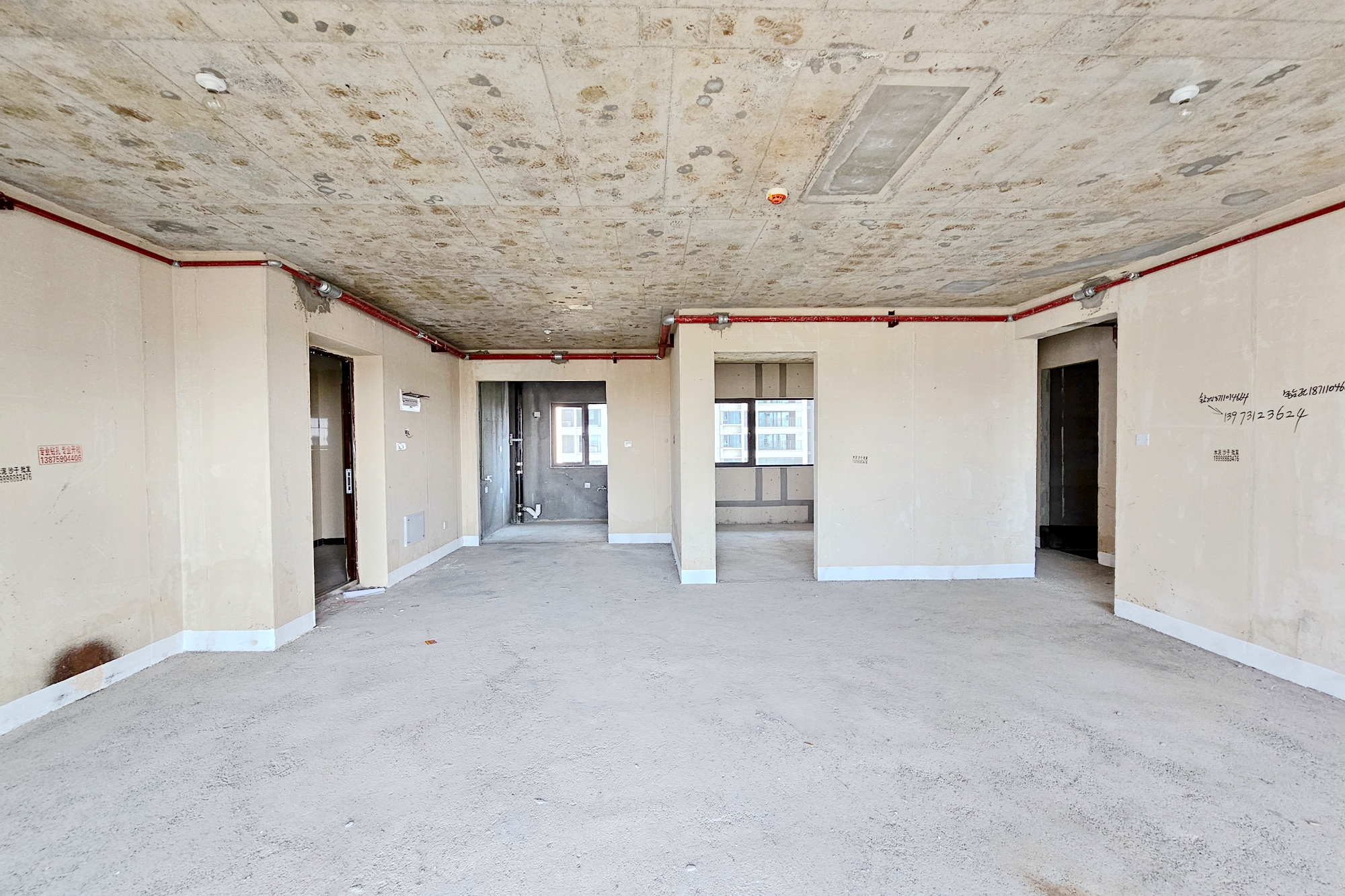 阳光城尚东湾嘉林苑 4室2厅1卫 118.0万 阳光城尚东湾嘉林苑 4室2厅1卫 118.0万客厅