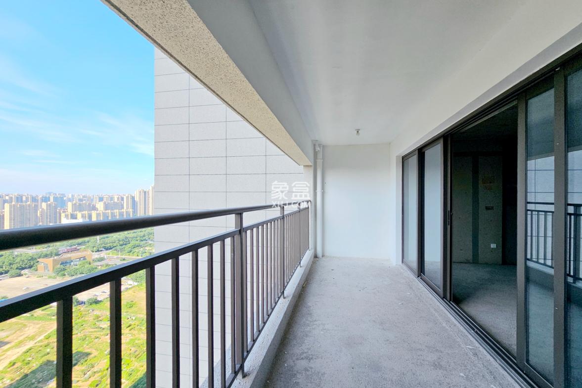 阳光城尚东湾嘉林苑 4室2厅1卫 118.0万 阳光城尚东湾嘉林苑 4室2厅1卫 118.0万其他