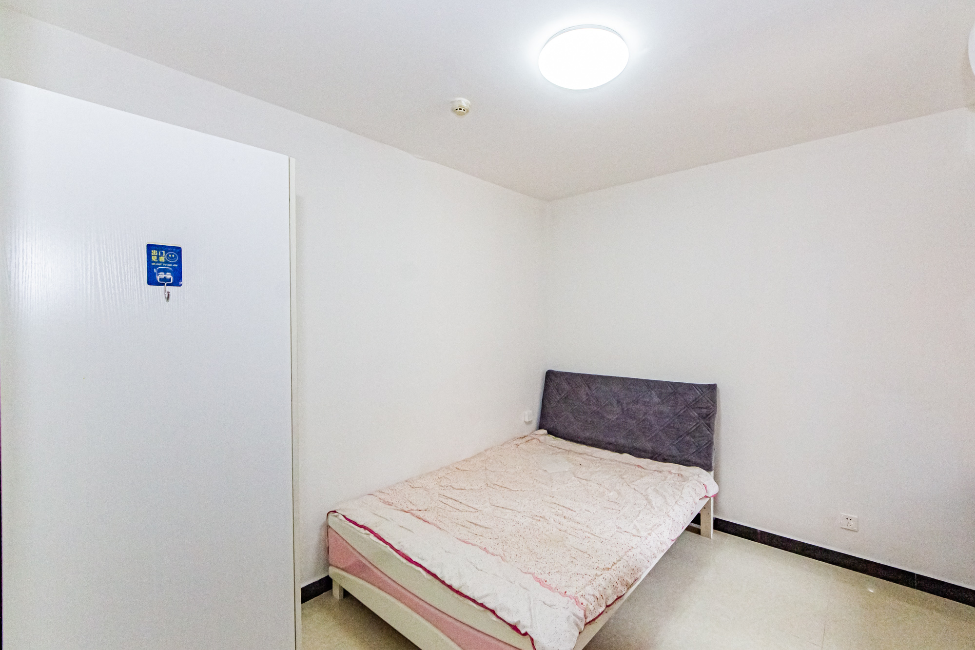 北辰三角洲E6区  3室2厅1卫   130.00万卧室