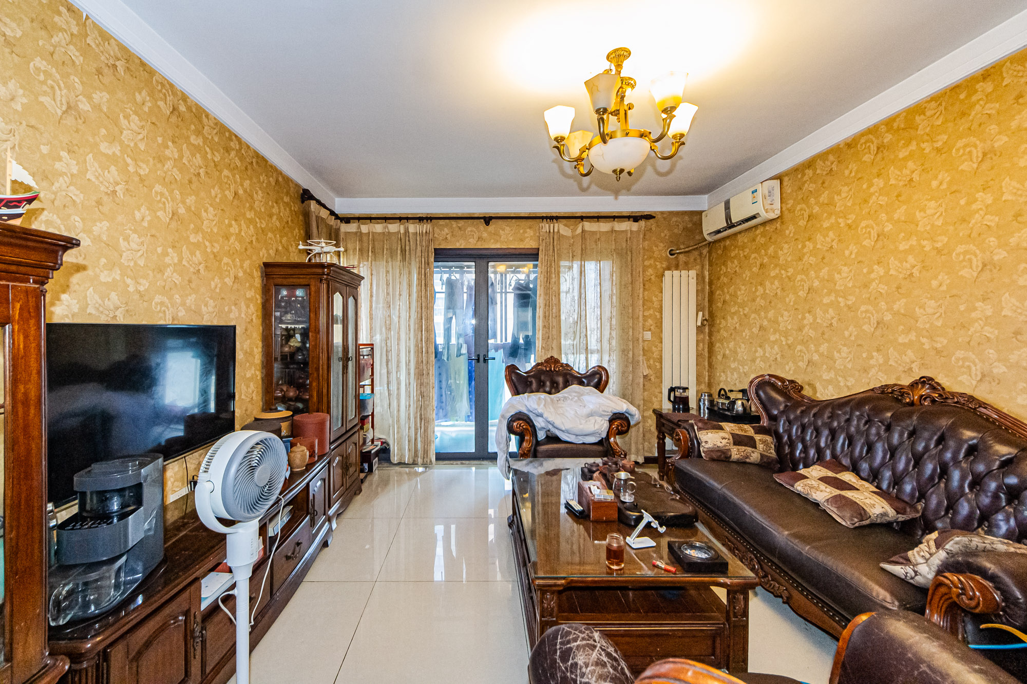 珠江花城三期锦鲤  4室2厅2卫    150.0万 珠江花城三期锦鲤  4室2厅2卫    150.0万客厅