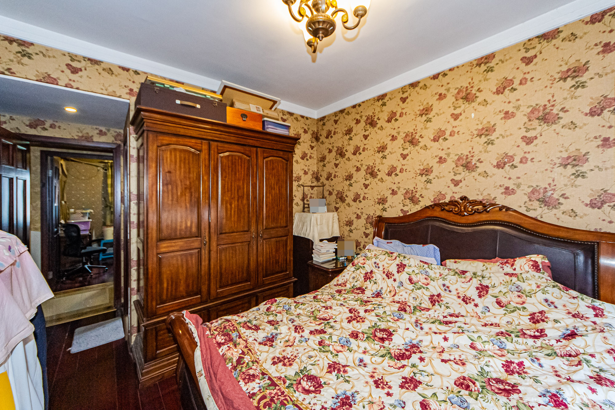 珠江花城三期锦鲤  4室2厅2卫    150.0万 珠江花城三期锦鲤  4室2厅2卫    150.0万卧室