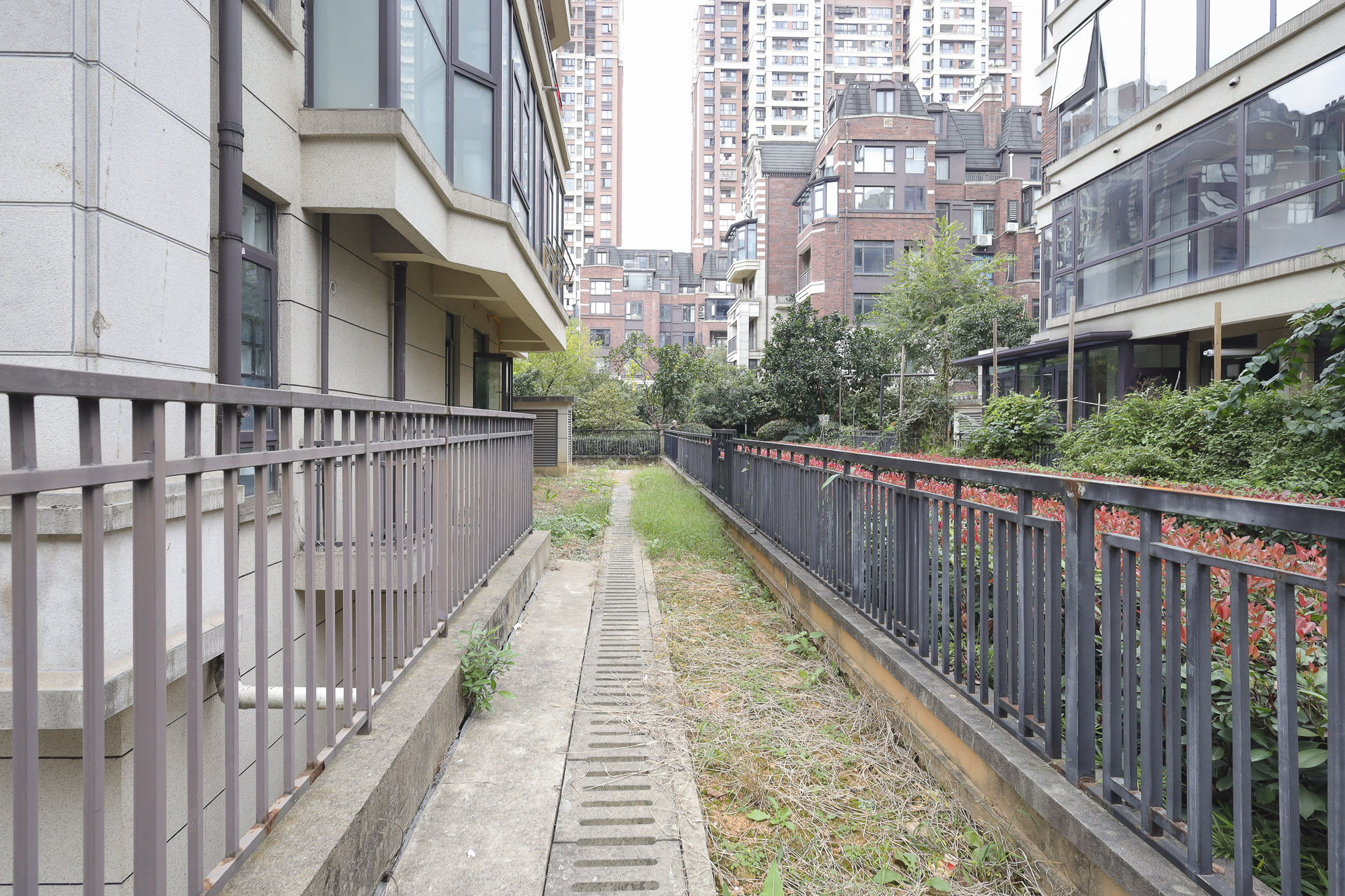 绿地海外滩一期  4室2厅2卫   295.00万其他