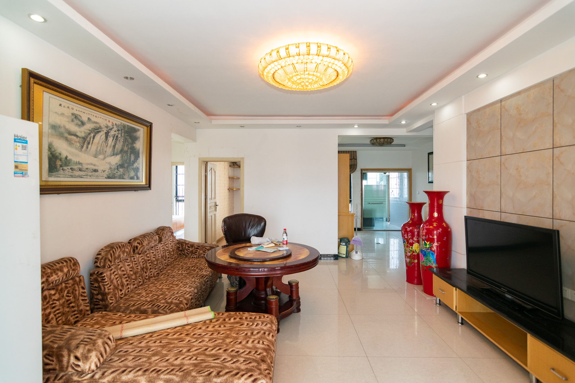 联诚国际城 3室2厅2卫 53.0万 联诚国际城 3室2厅2卫 53.0万客厅