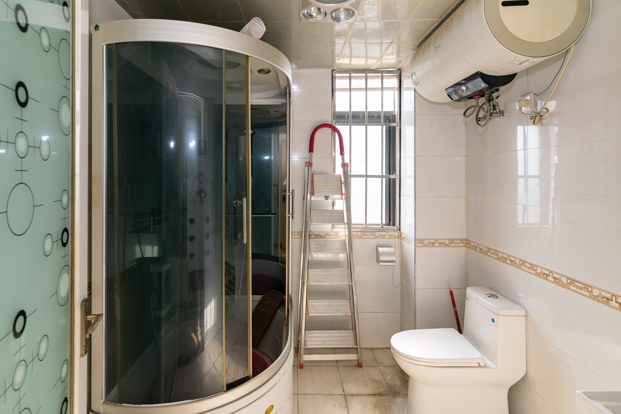 联诚国际城 3室2厅2卫 53.0万 联诚国际城 3室2厅2卫 53.0万卫生间