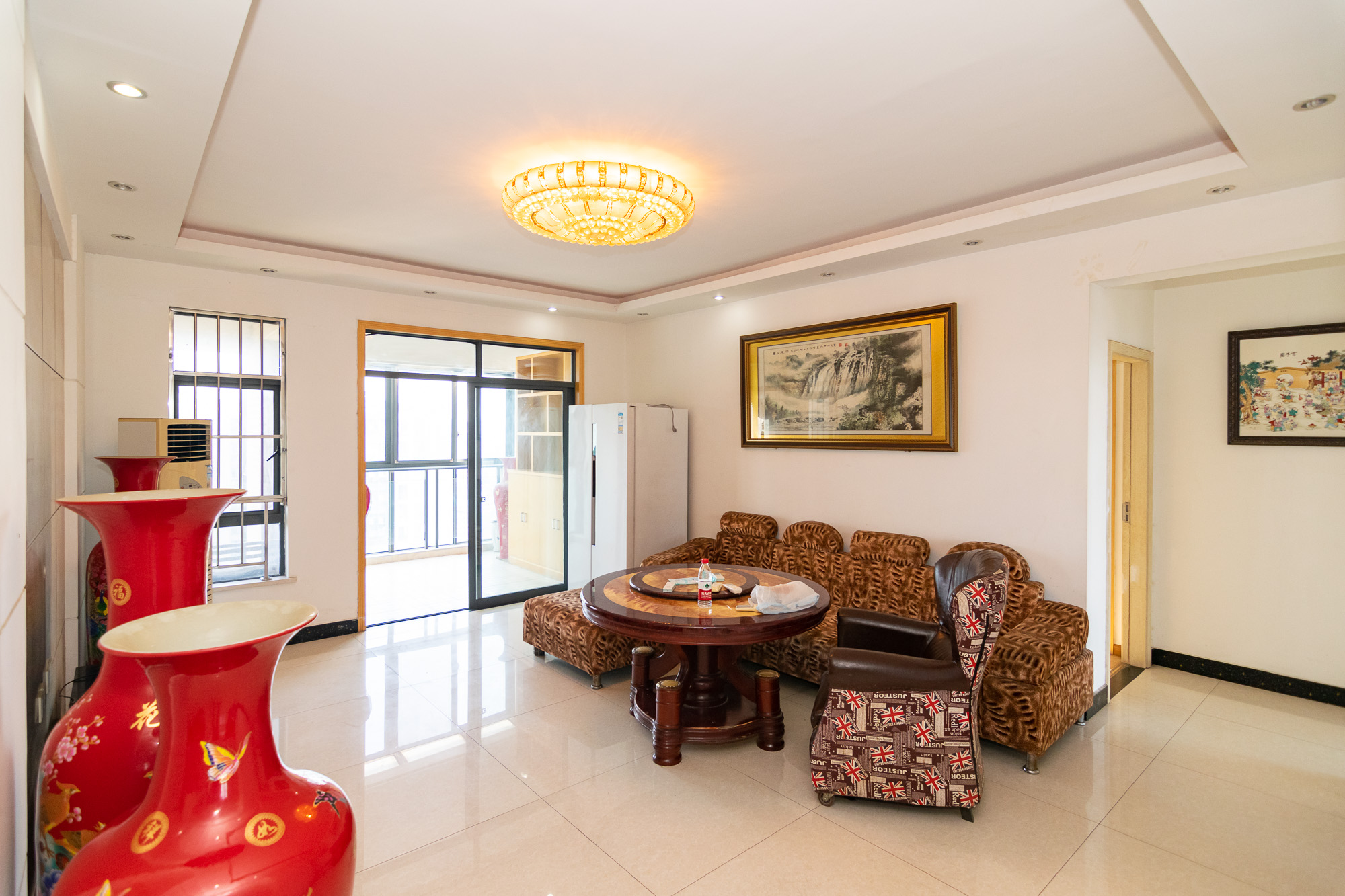 联诚国际城 3室2厅2卫 53.0万 联诚国际城 3室2厅2卫 53.0万客厅