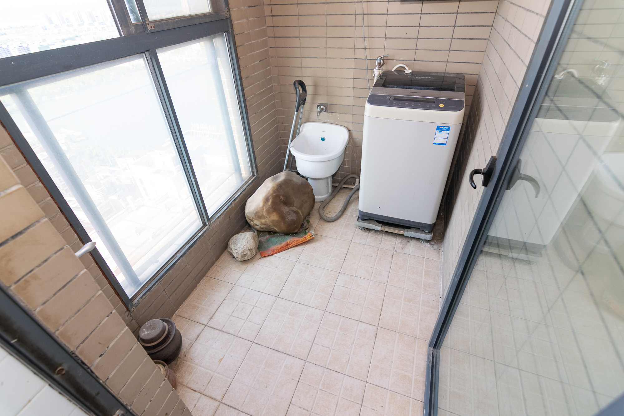 联诚国际城 3室2厅2卫 53.0万 联诚国际城 3室2厅2卫 53.0万阳台