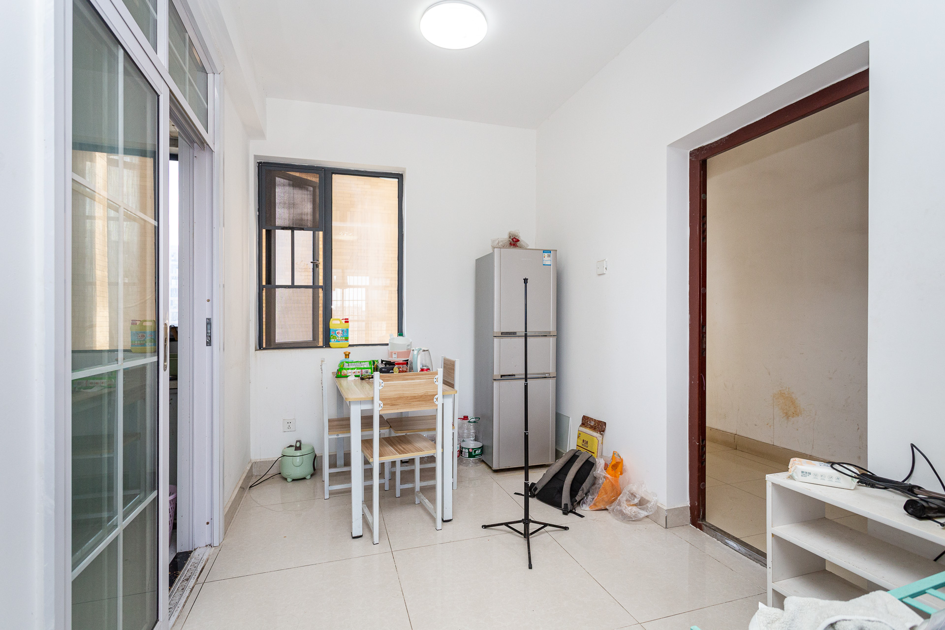 盛腾学林西岸  3室2厅1卫    75.0万客厅