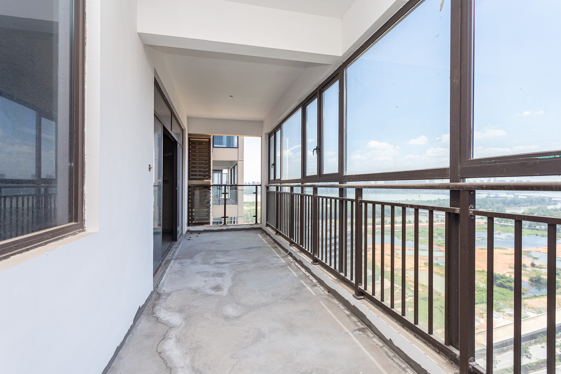 润和湘江天地AB区 4室2厅2卫 231.8万 润和湘江天地AB区 4室2厅2卫 231.8万阳台