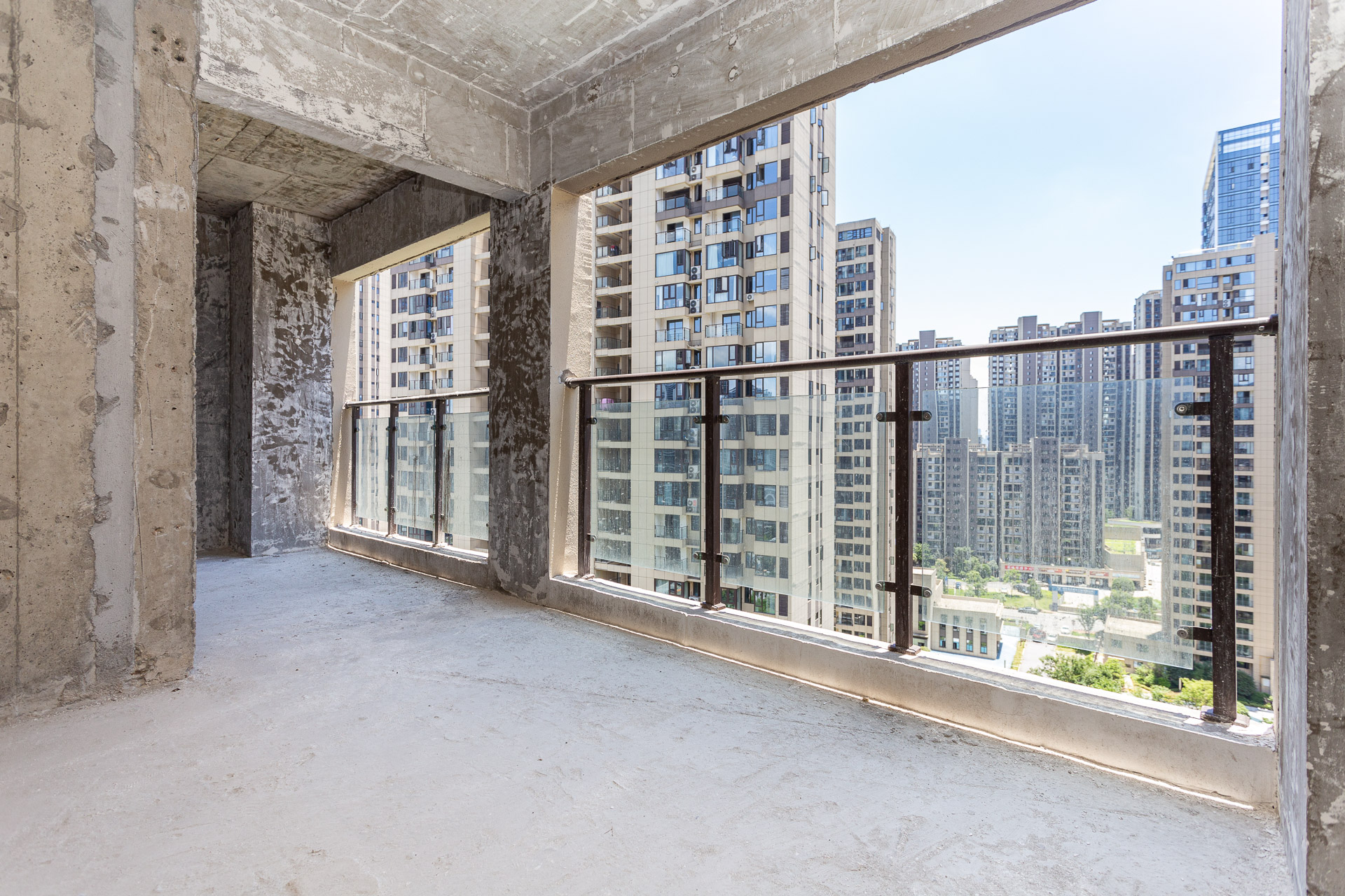 润和湘江天地C区 4室2厅2卫 125.0万 润和湘江天地C区 4室2厅2卫 125.0万阳台