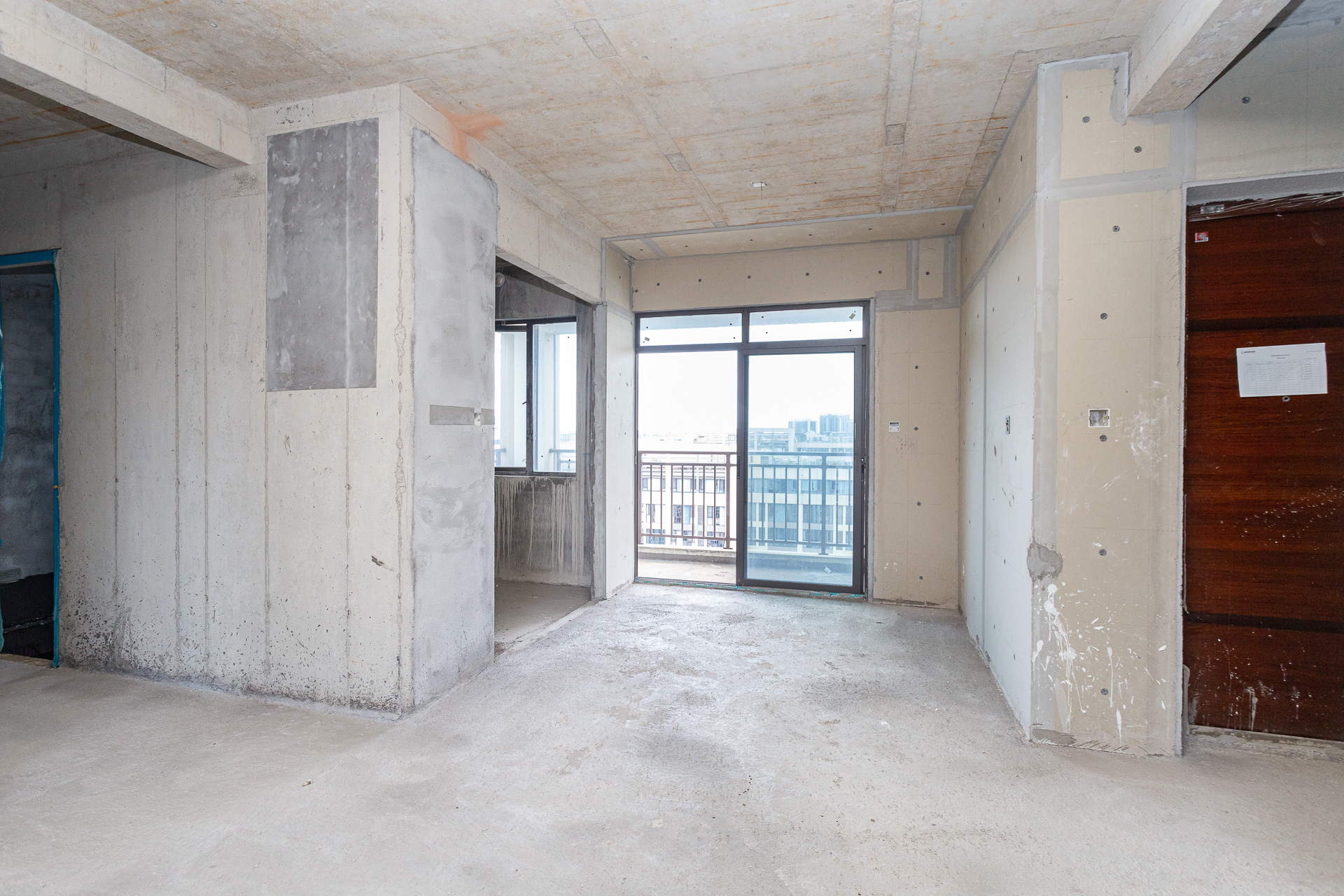 润和湘江天地E区  4室2厅2卫    160.0万 润和湘江天地E区  4室2厅2卫    160.0万客厅