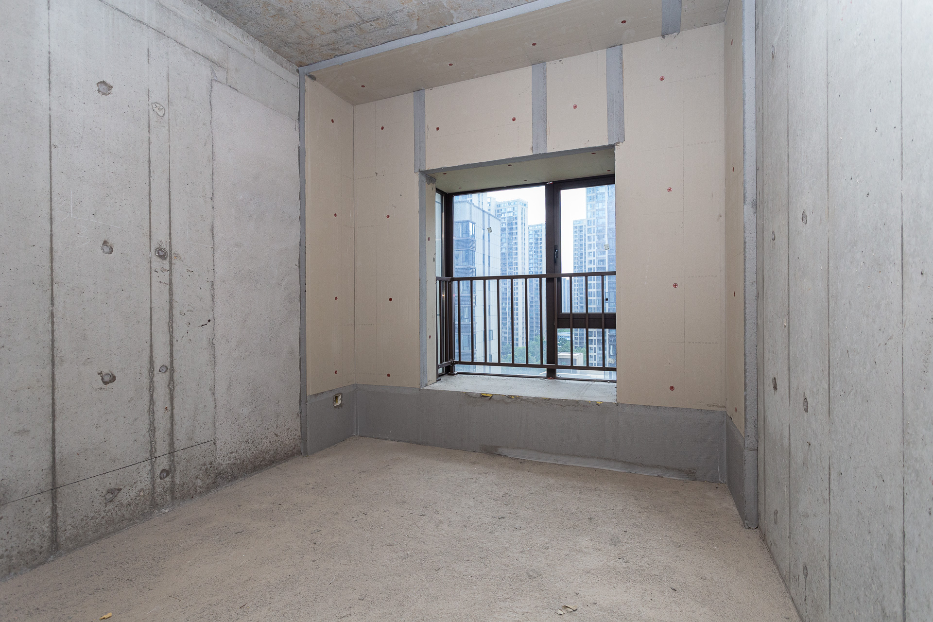 润和湘江天地D区  4室2厅2卫    156.8万 润和湘江天地D区  4室2厅2卫    156.8万卧室