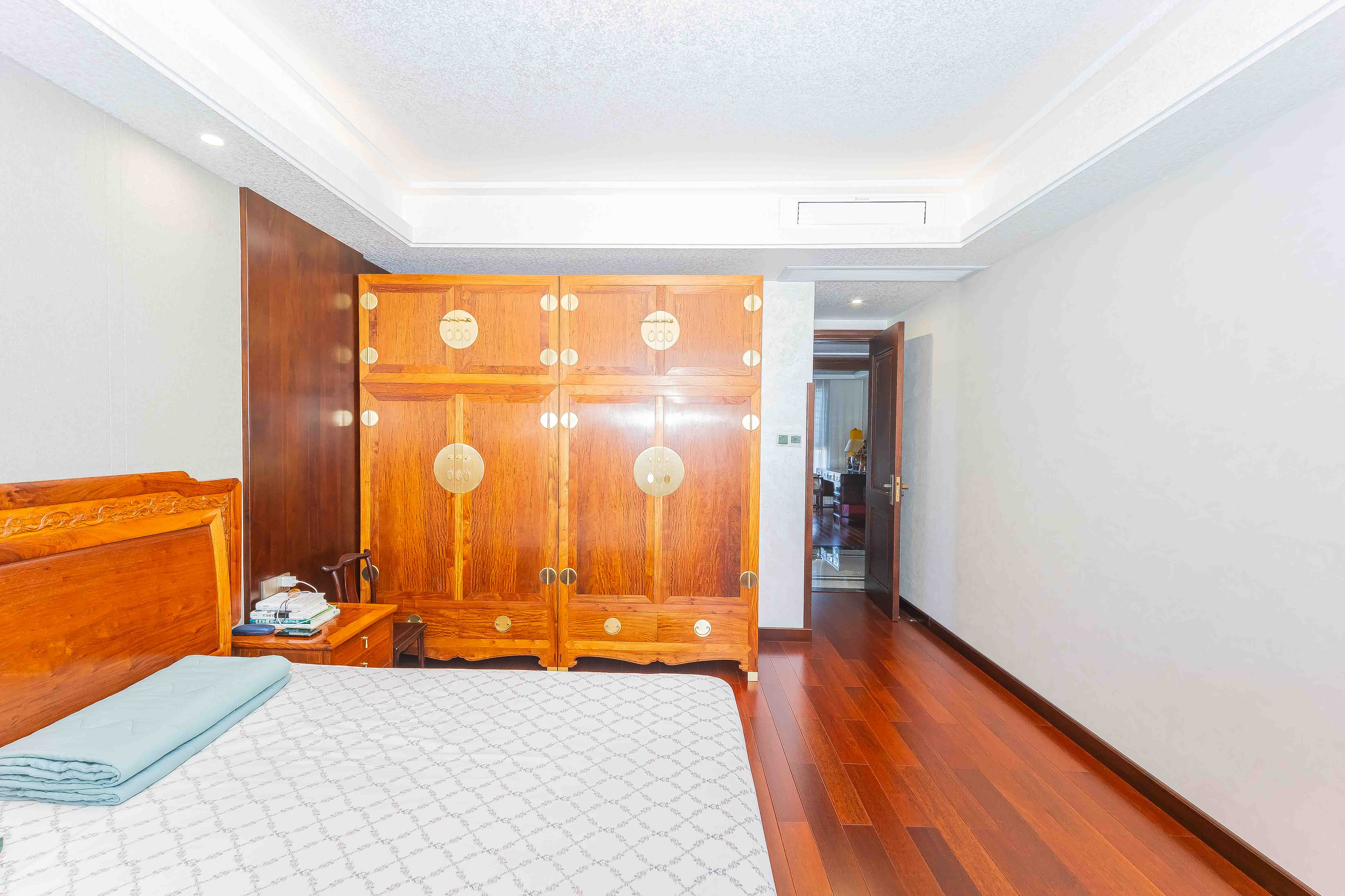 建发央玺（建发泱玺雅苑）  5室2厅2卫   557.80万卧室