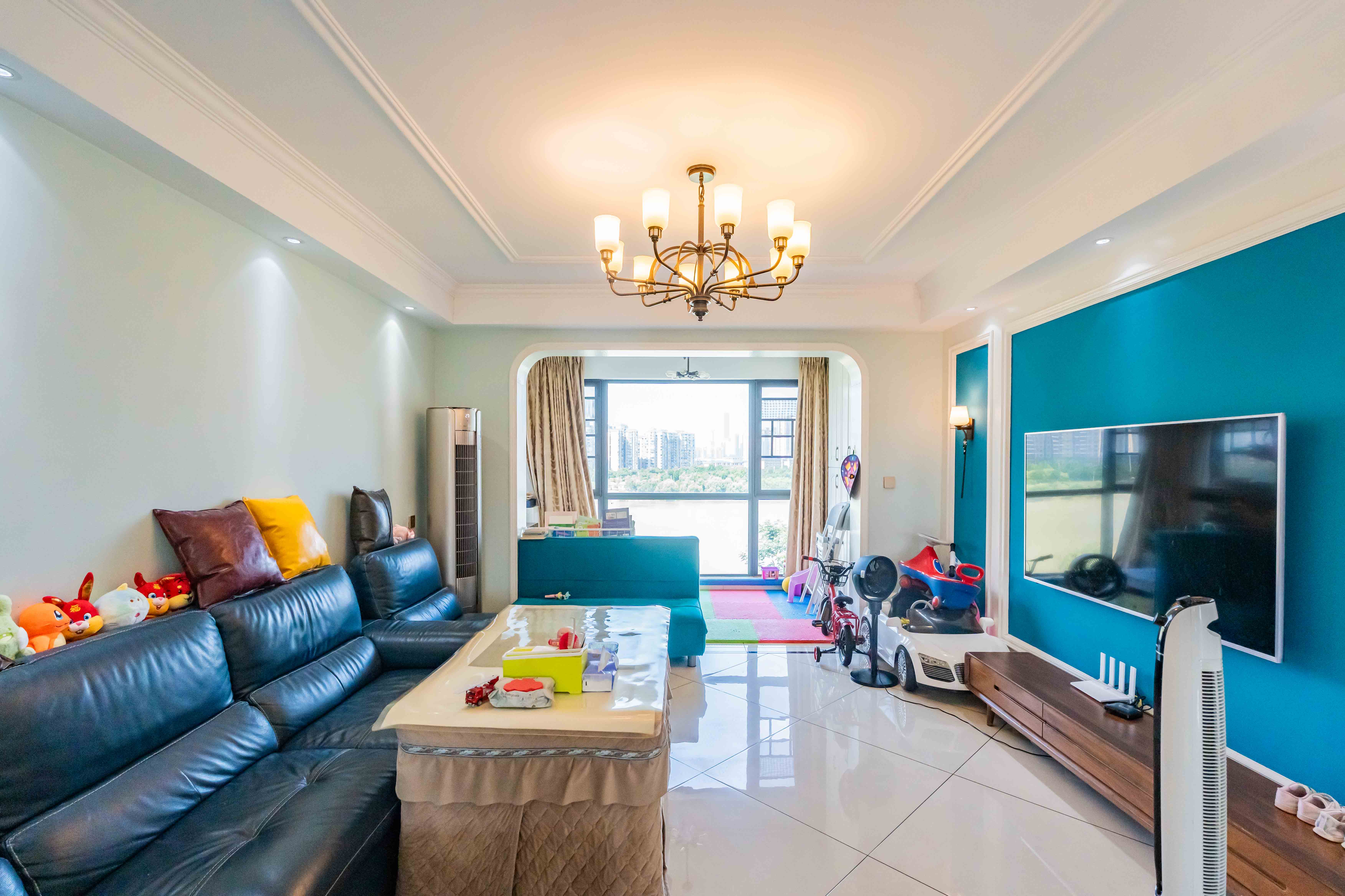 江景华府 4室2厅2卫 152.0万 江景华府 4室2厅2卫 152.0万客厅