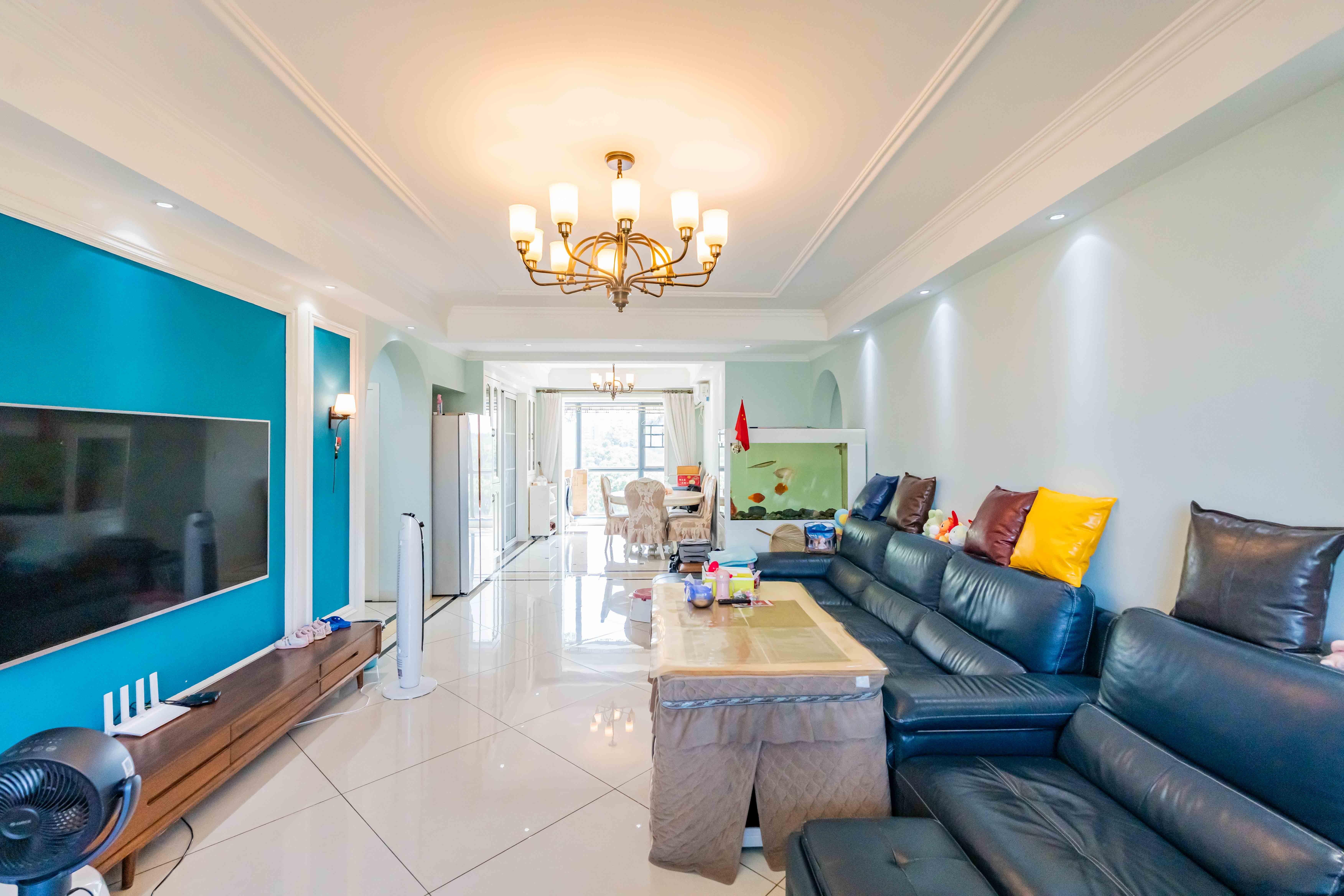 江景华府 4室2厅2卫 152.0万 江景华府 4室2厅2卫 152.0万客厅