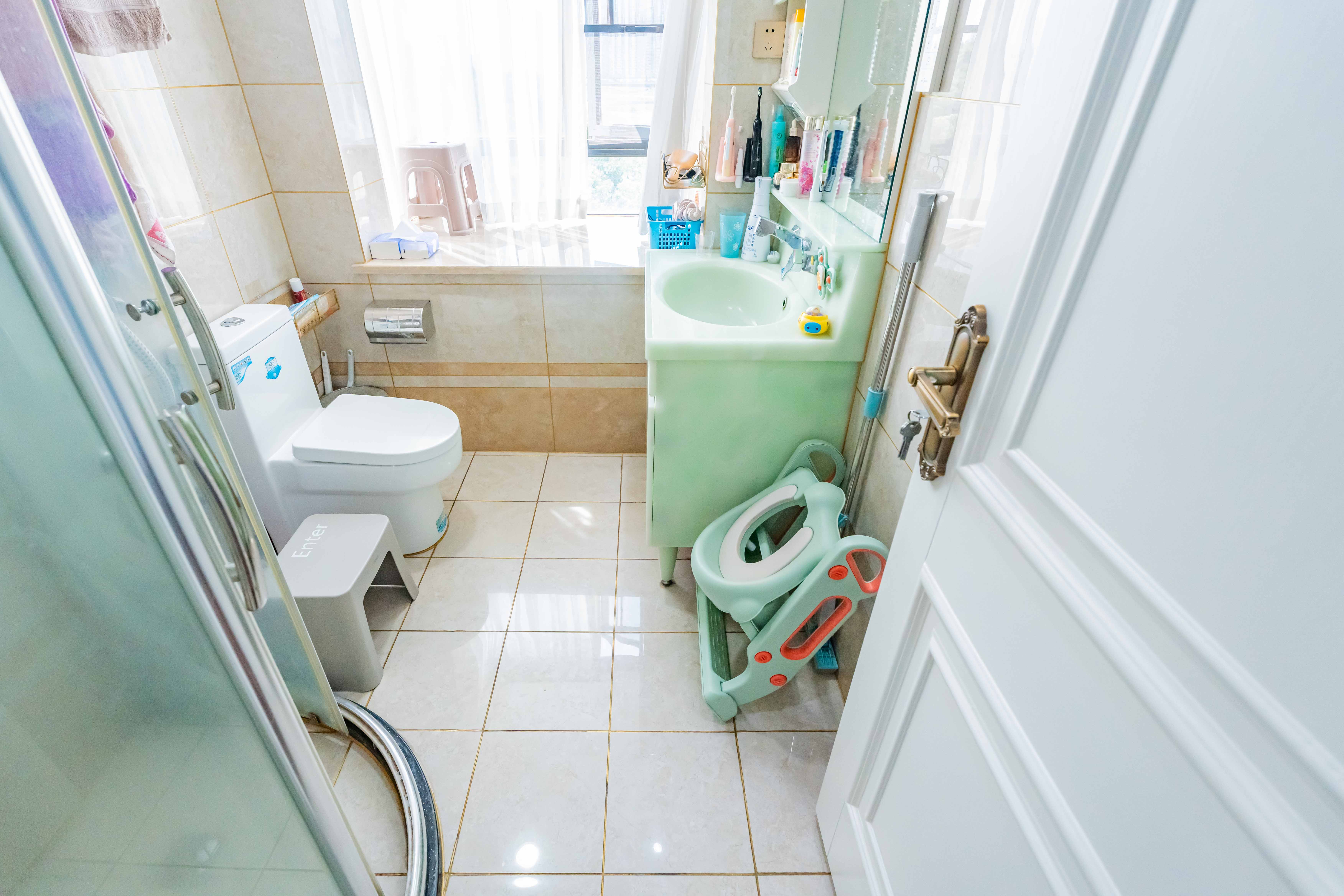 江景华府 4室2厅2卫 152.0万 江景华府 4室2厅2卫 152.0万卫生间