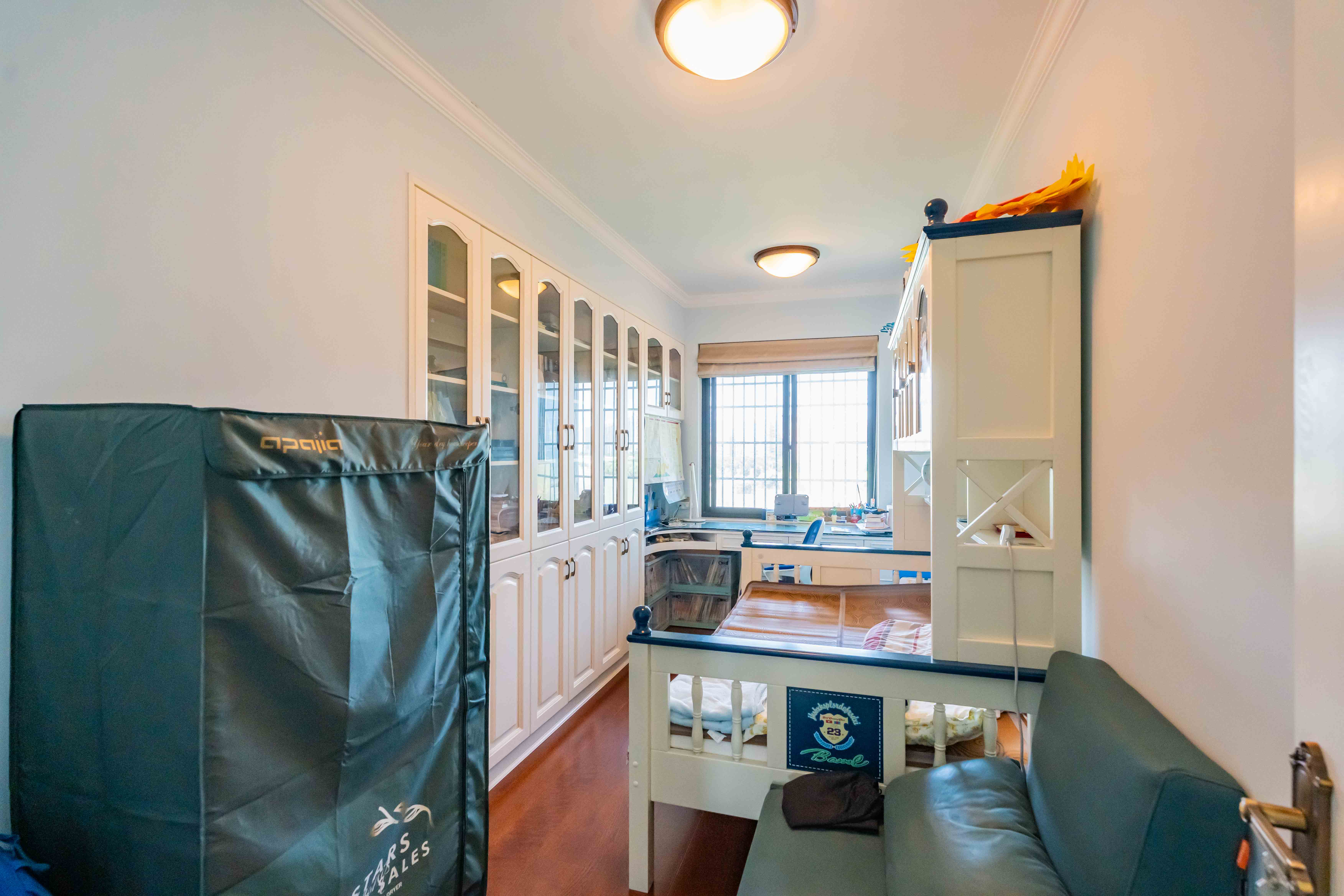 江景华府 4室2厅2卫 152.0万 江景华府 4室2厅2卫 152.0万卧室