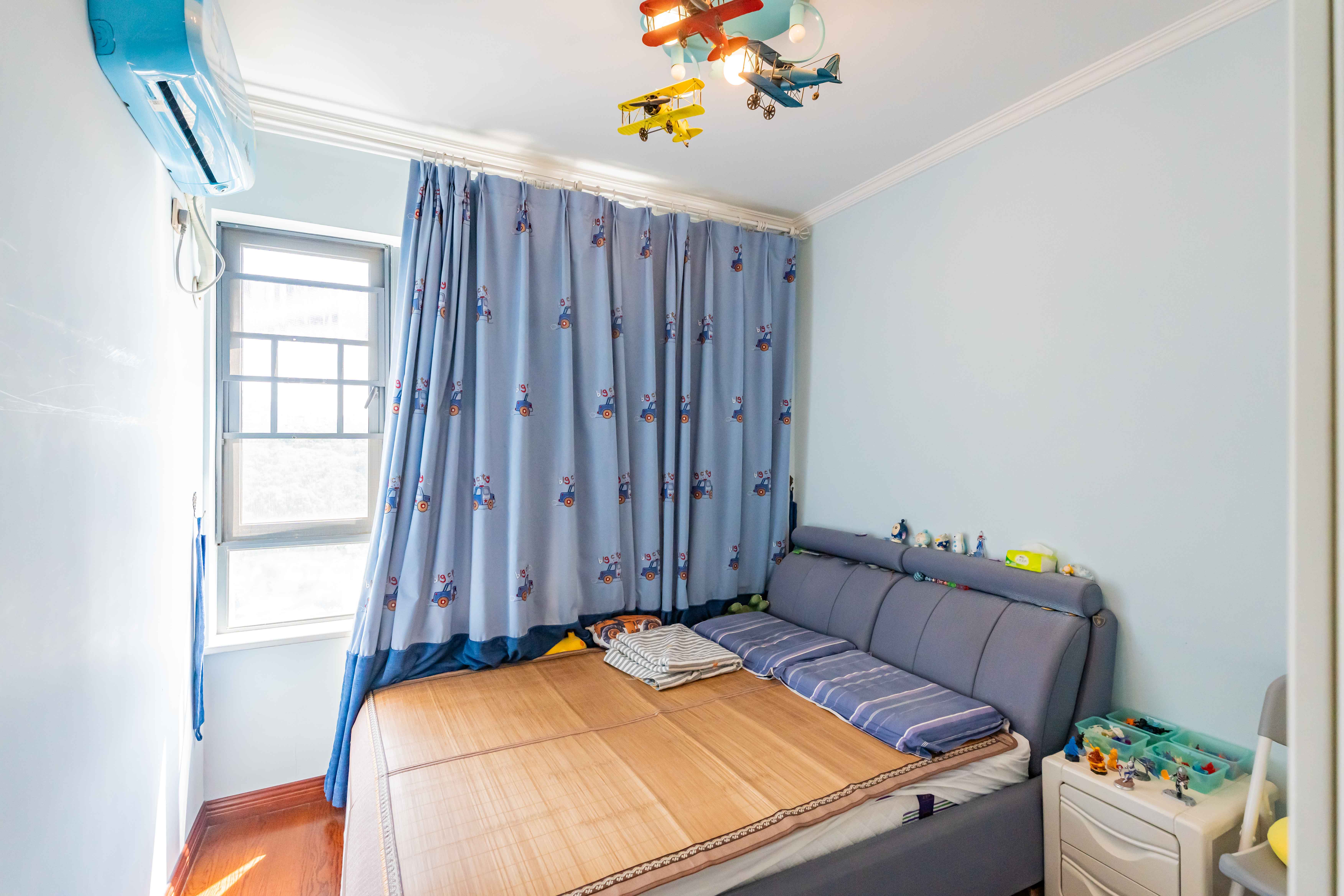 江景华府 4室2厅2卫 152.0万 江景华府 4室2厅2卫 152.0万卧室