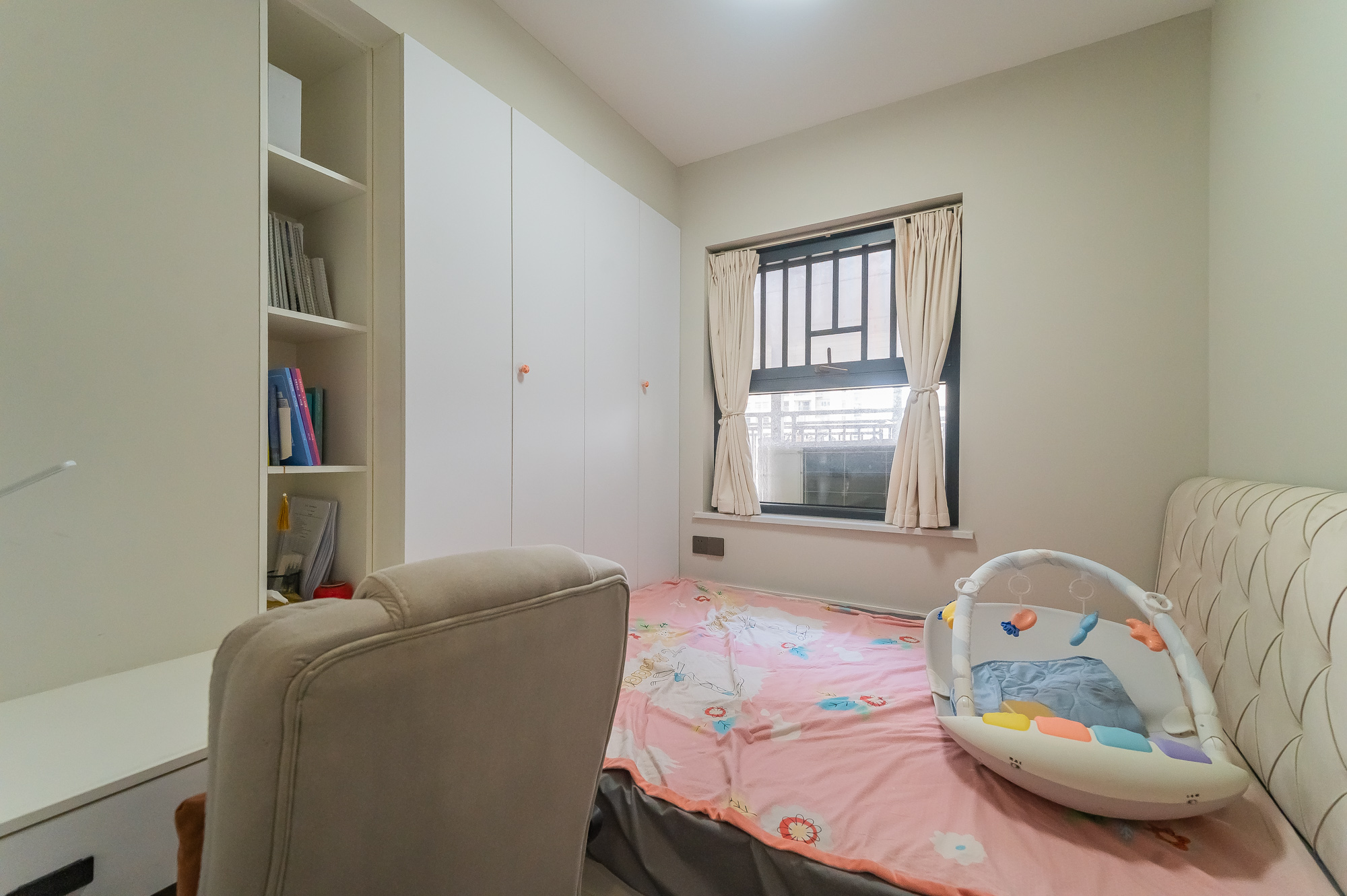 旭辉美的东樾城 3室2厅2卫 109.8万 旭辉美的东樾城 3室2厅2卫 109.8万卧室