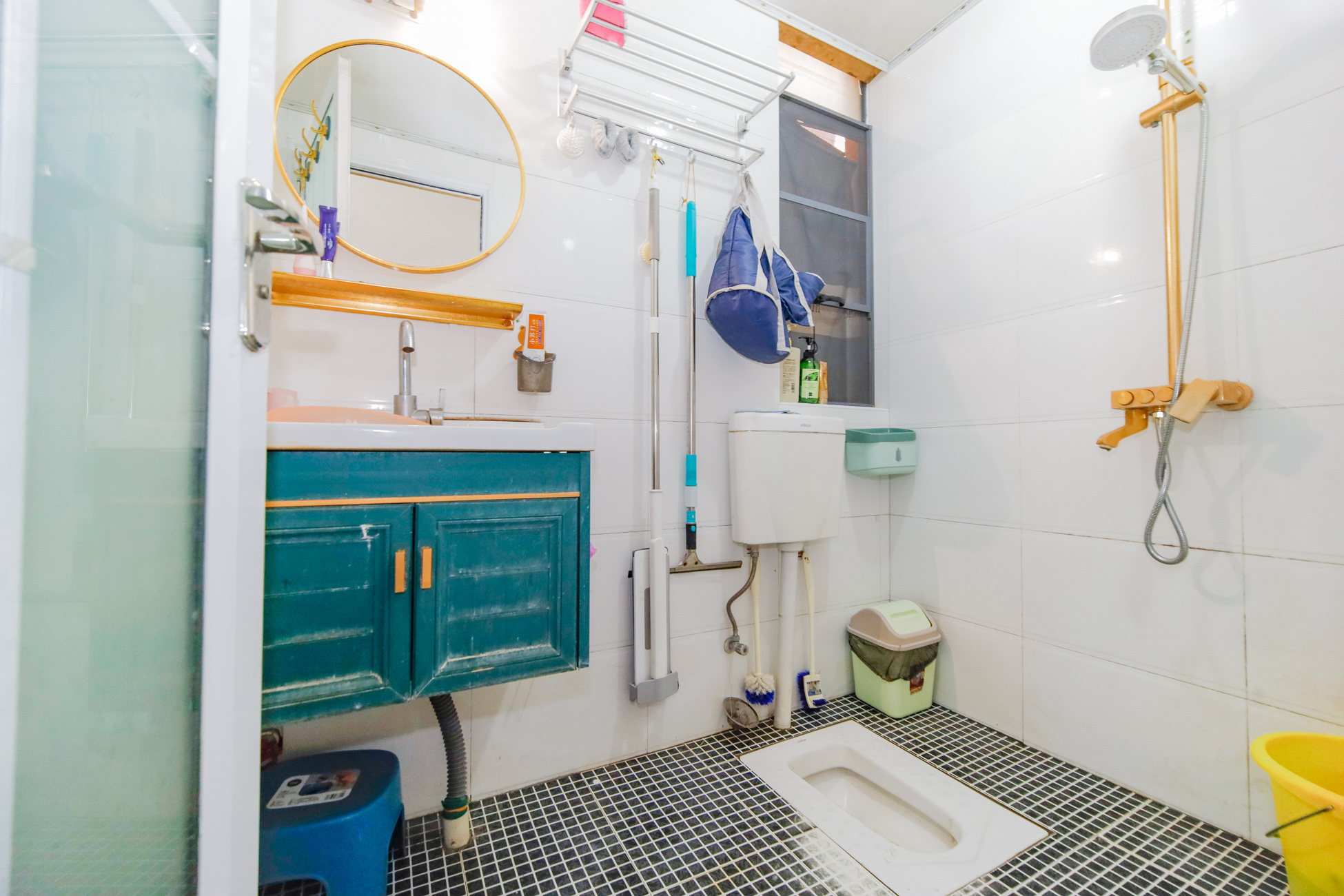 金领家族 1室1厅1卫 39.8万 金领家族 1室1厅1卫 39.8万卫生间