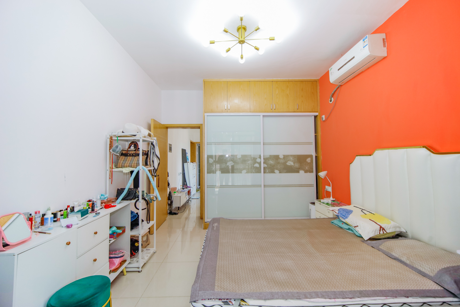 金领家族 1室1厅1卫 39.8万 金领家族 1室1厅1卫 39.8万卧室