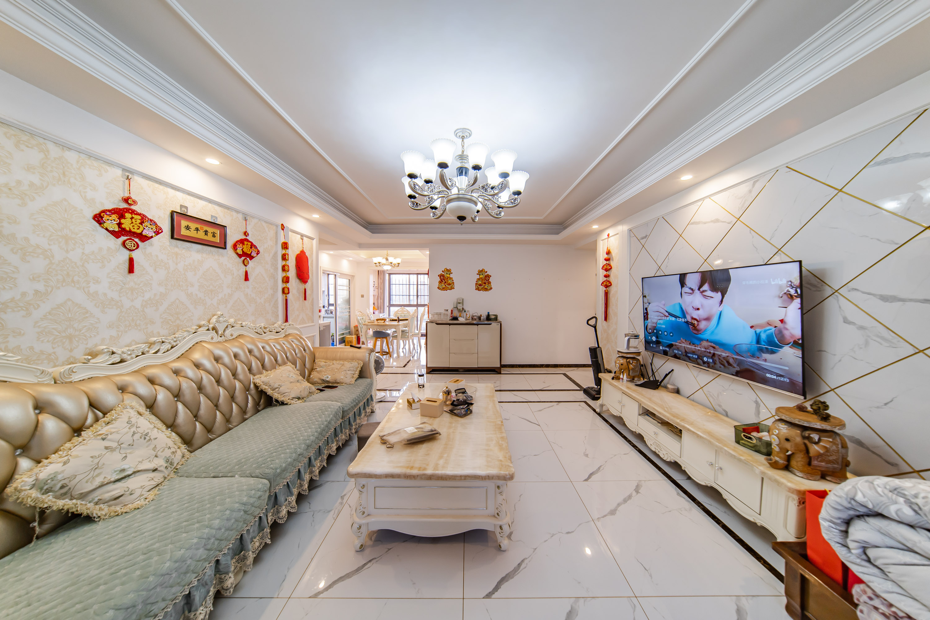 湘熙水郡(观澜海赋家园) 4室2厅2卫 158.0万 湘熙水郡(观澜海赋家园) 4室2厅2卫 158.0万客厅