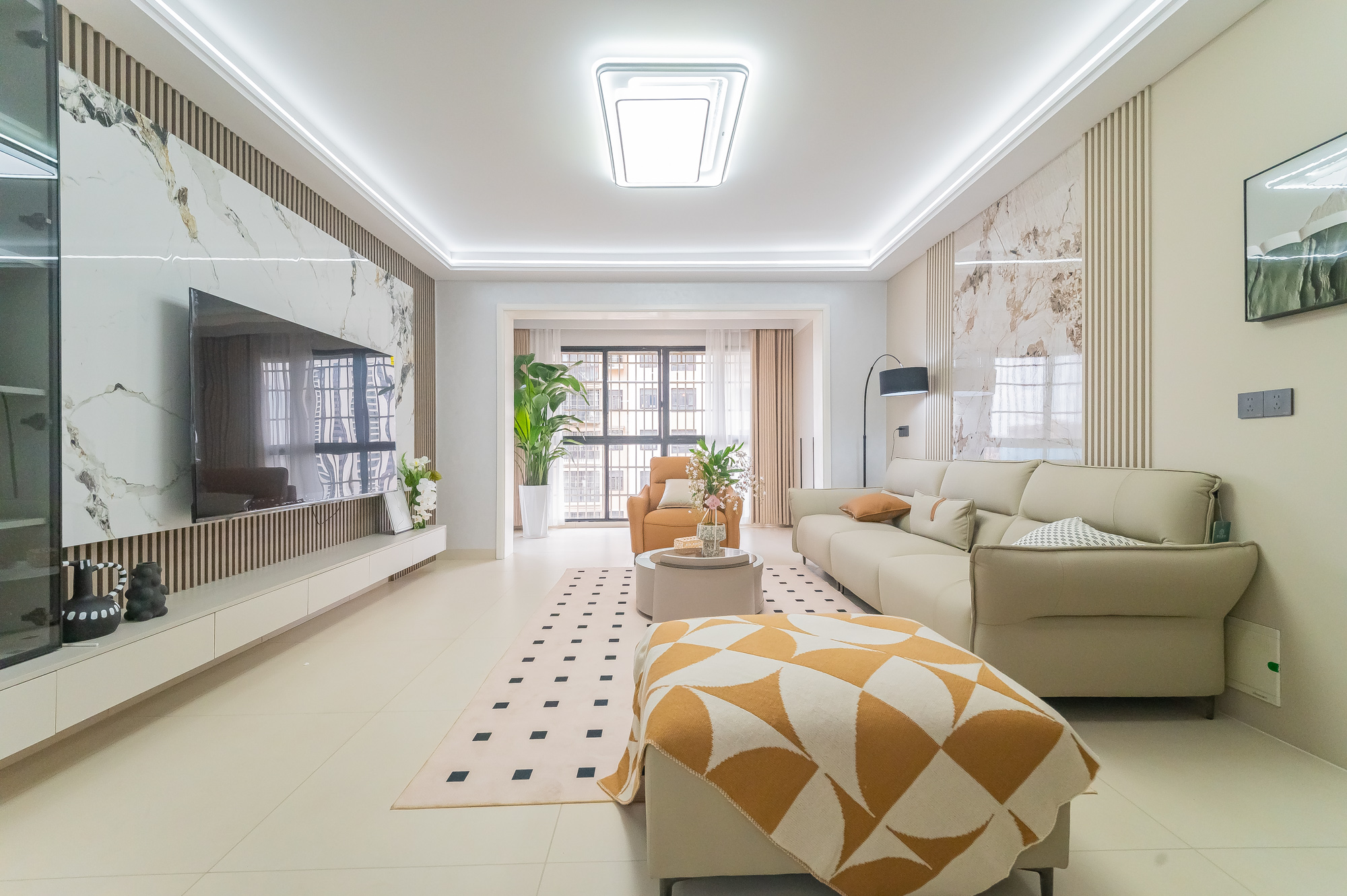 鹏基诺亚山林 4室2厅2卫 113.0万 鹏基诺亚山林 4室2厅2卫 113.0万客厅