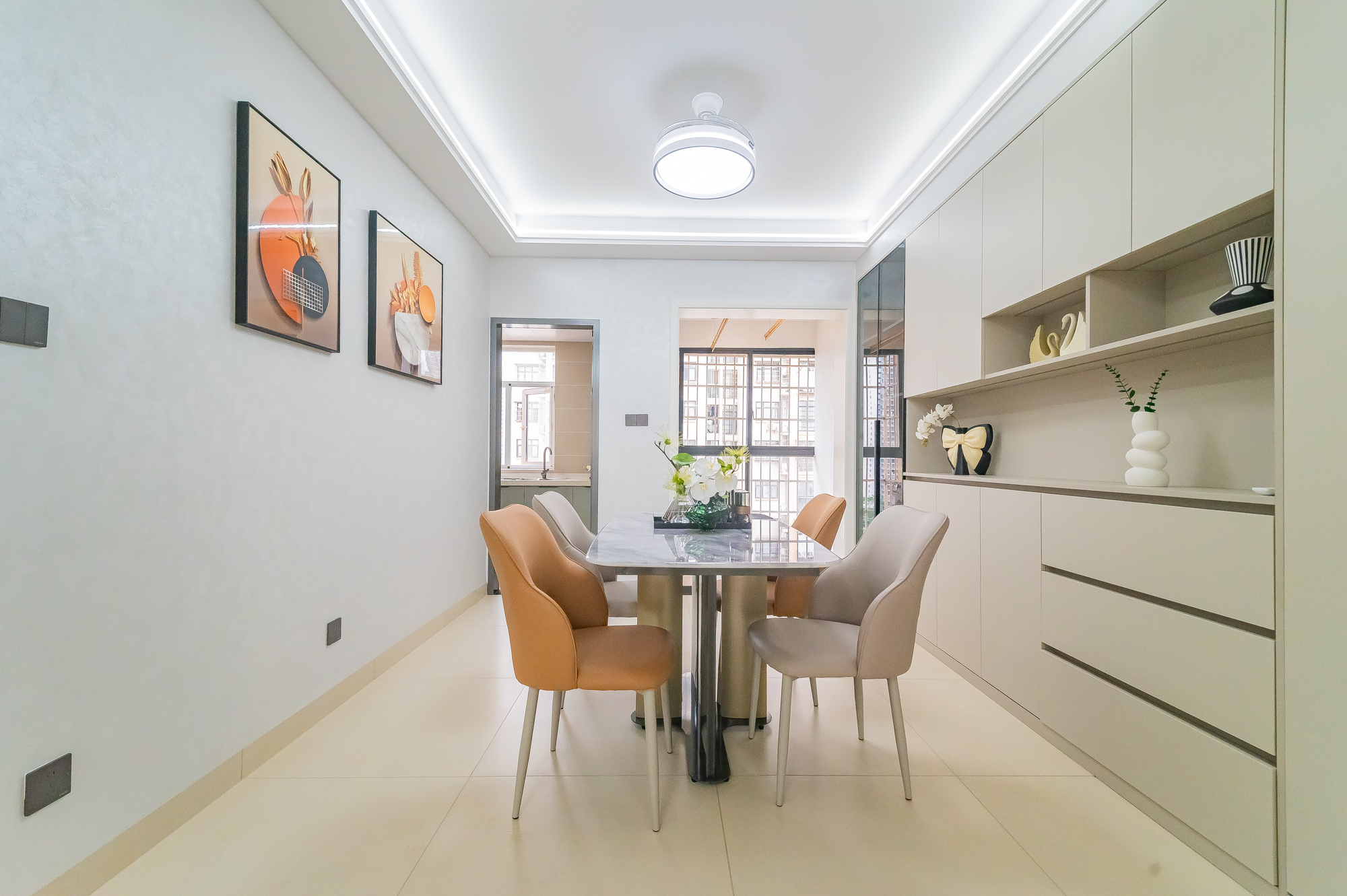 鹏基诺亚山林  4室2厅2卫    113.0万客厅