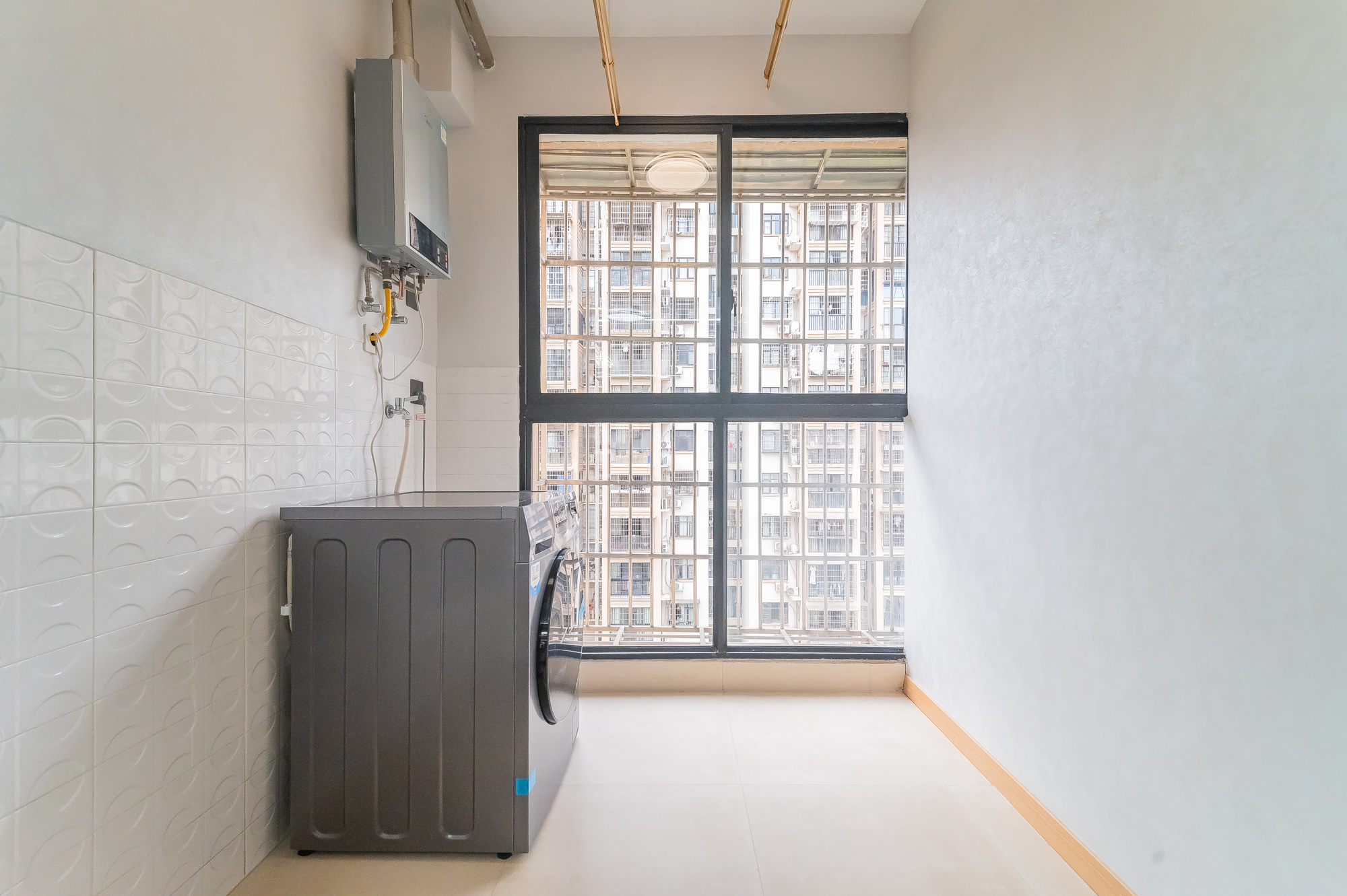 鹏基诺亚山林  4室2厅2卫    113.0万阳台