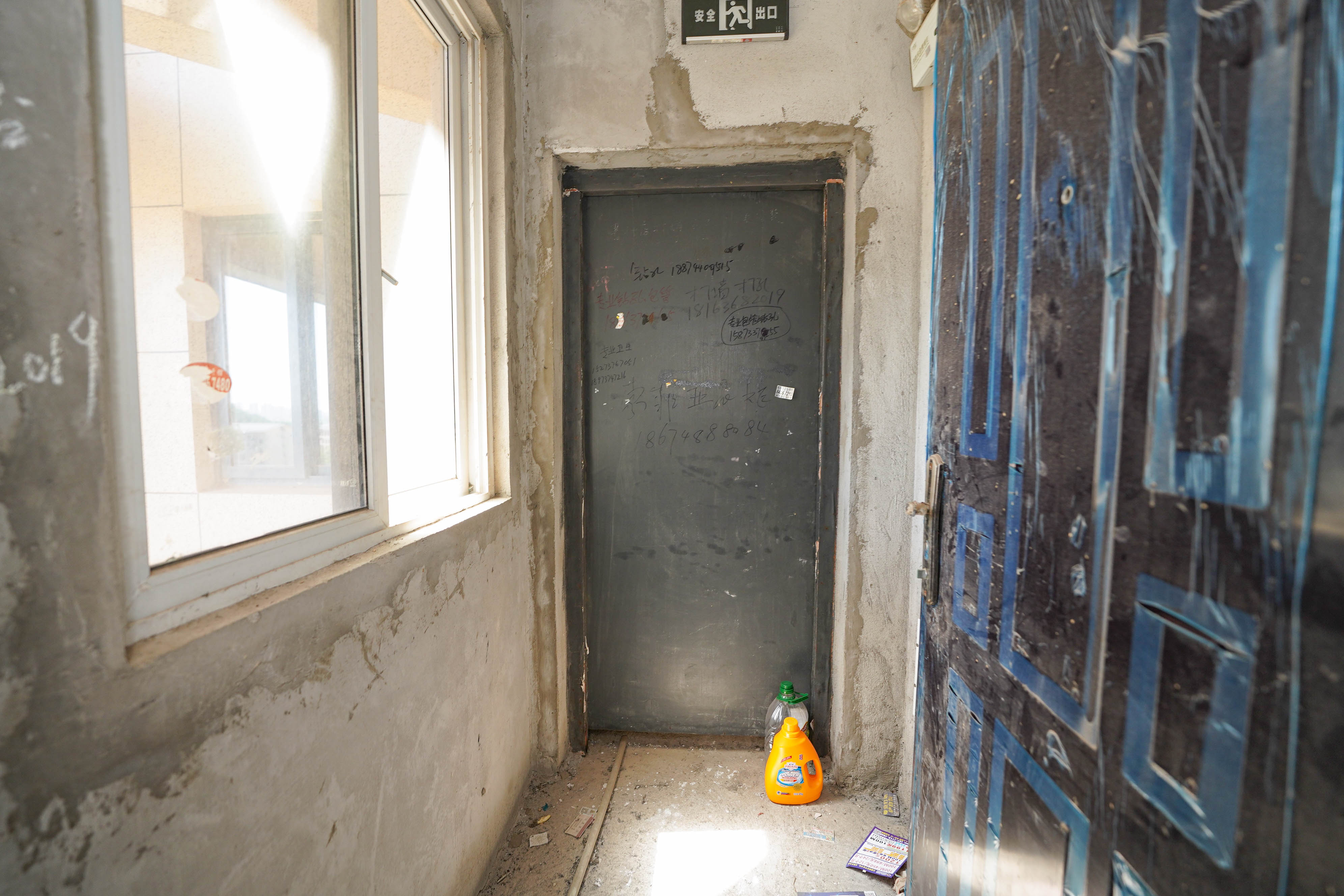 鑫天格林香山 4室2厅2卫 63.0万 鑫天格林香山 4室2厅2卫 63.0万阳台