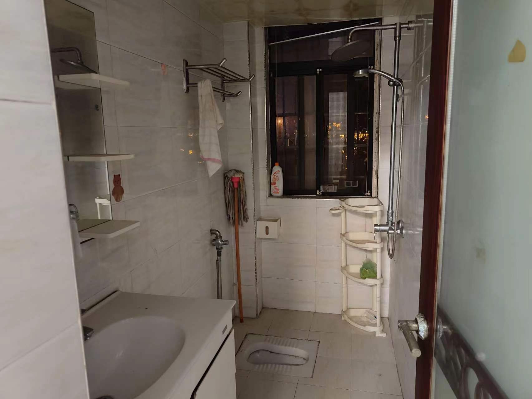 湘湾A区  1室1厅1卫    25.0万 湘湾A区  1室1厅1卫    25.0万室内图