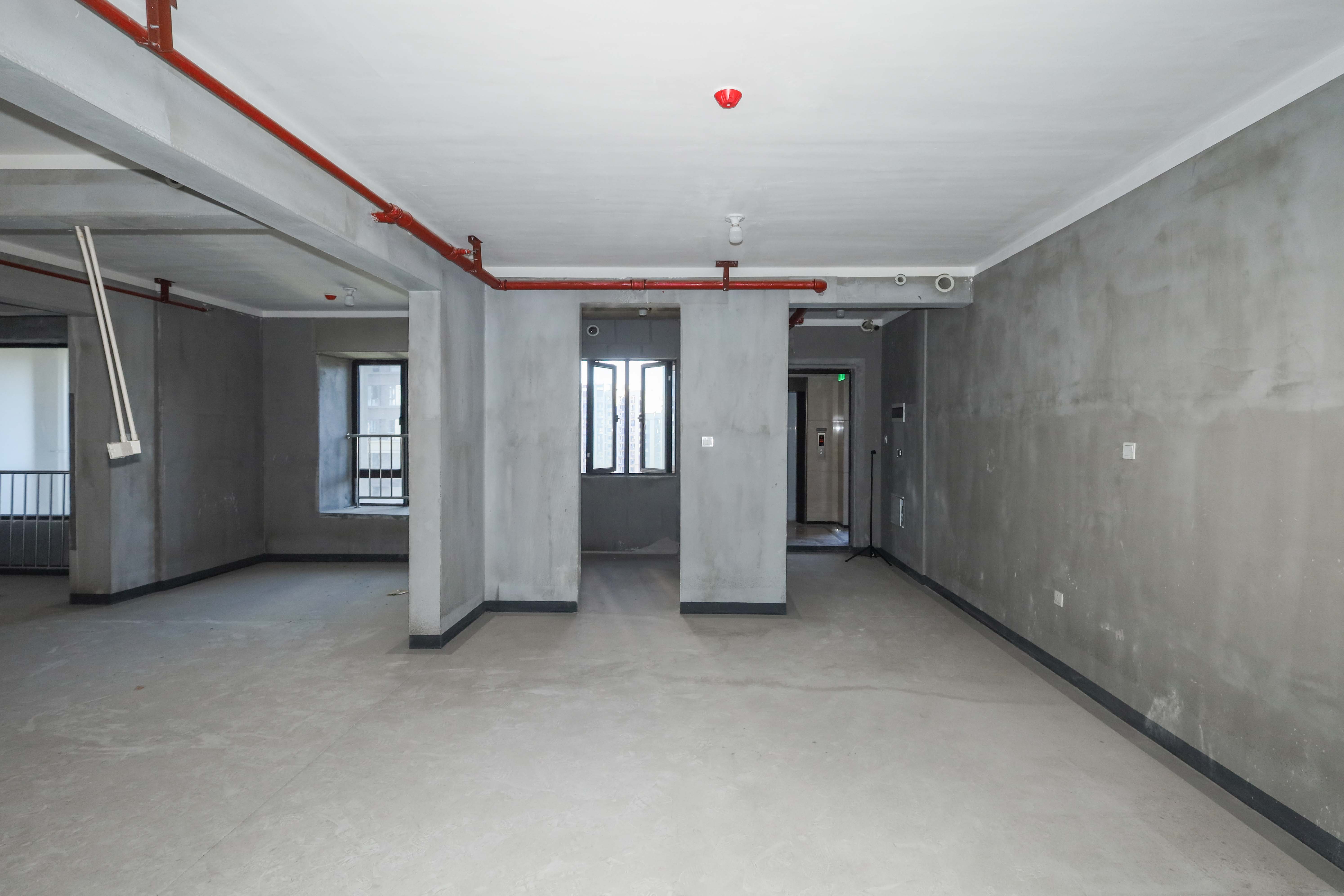 建发央著  4室2厅2卫   210.00万客厅