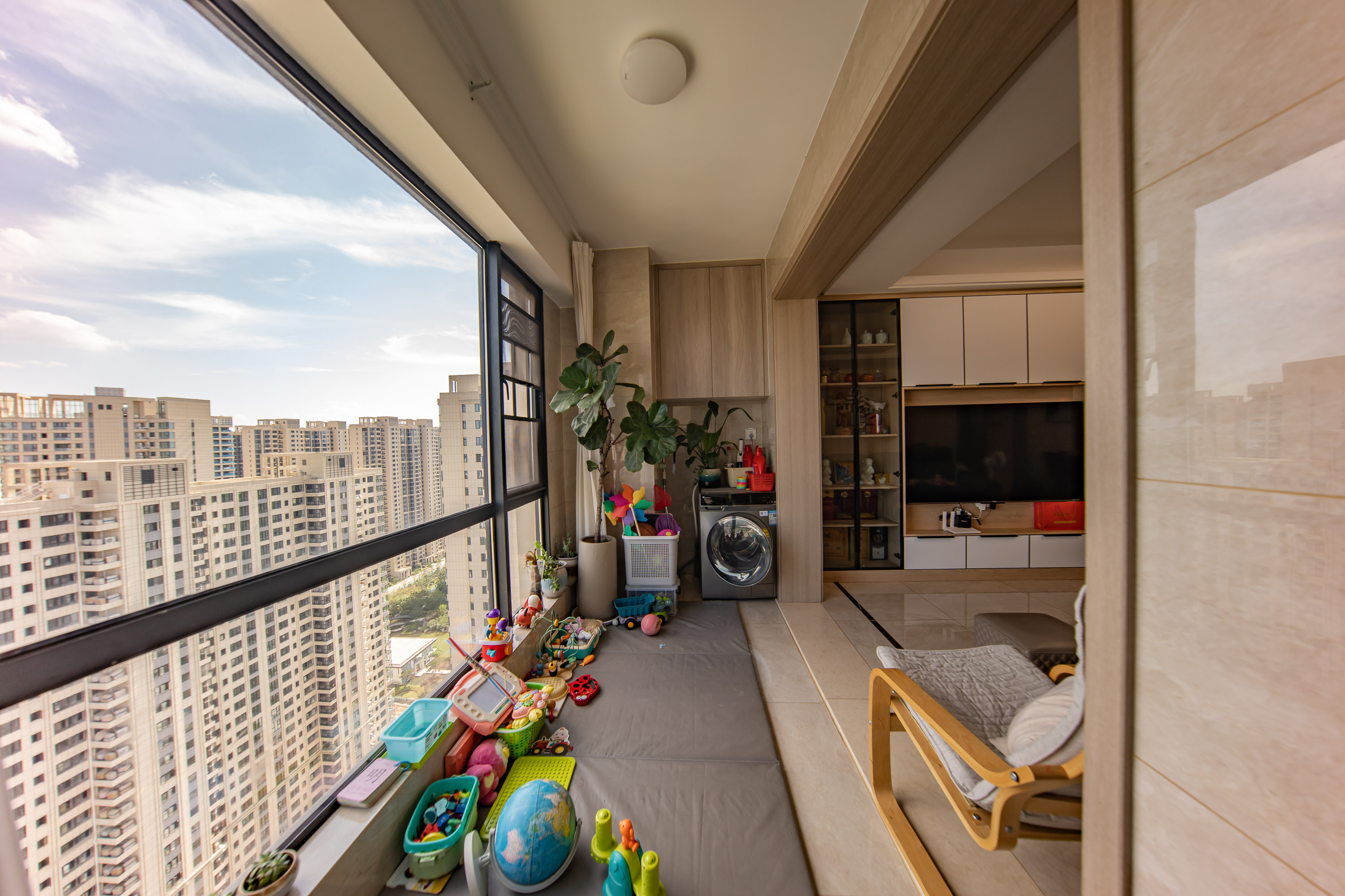 建投象山国际  3室2厅2卫   152.00万阳台