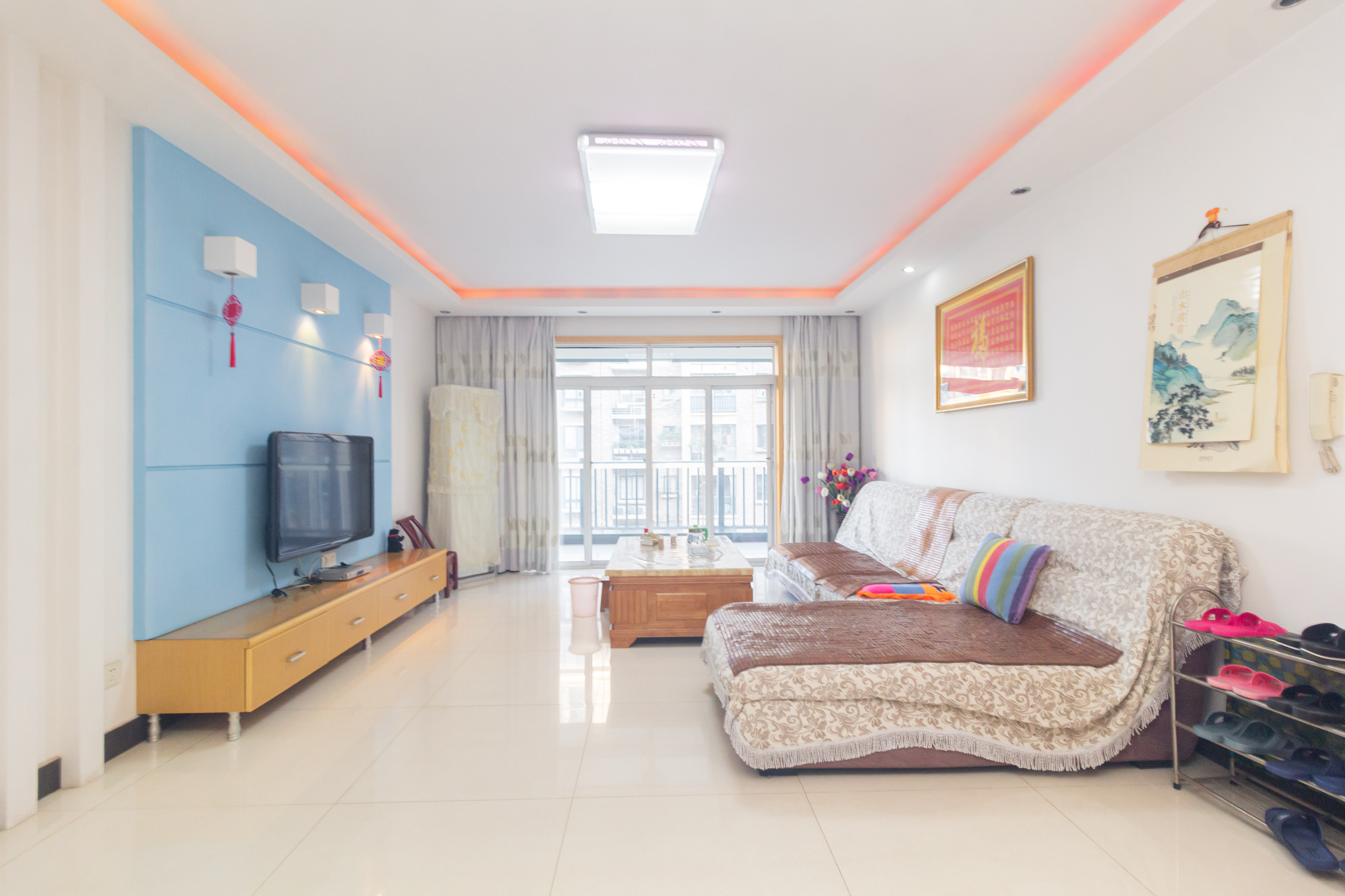 博雅湘水湾 3室2厅2卫 72.8万 博雅湘水湾 3室2厅2卫 72.8万客厅