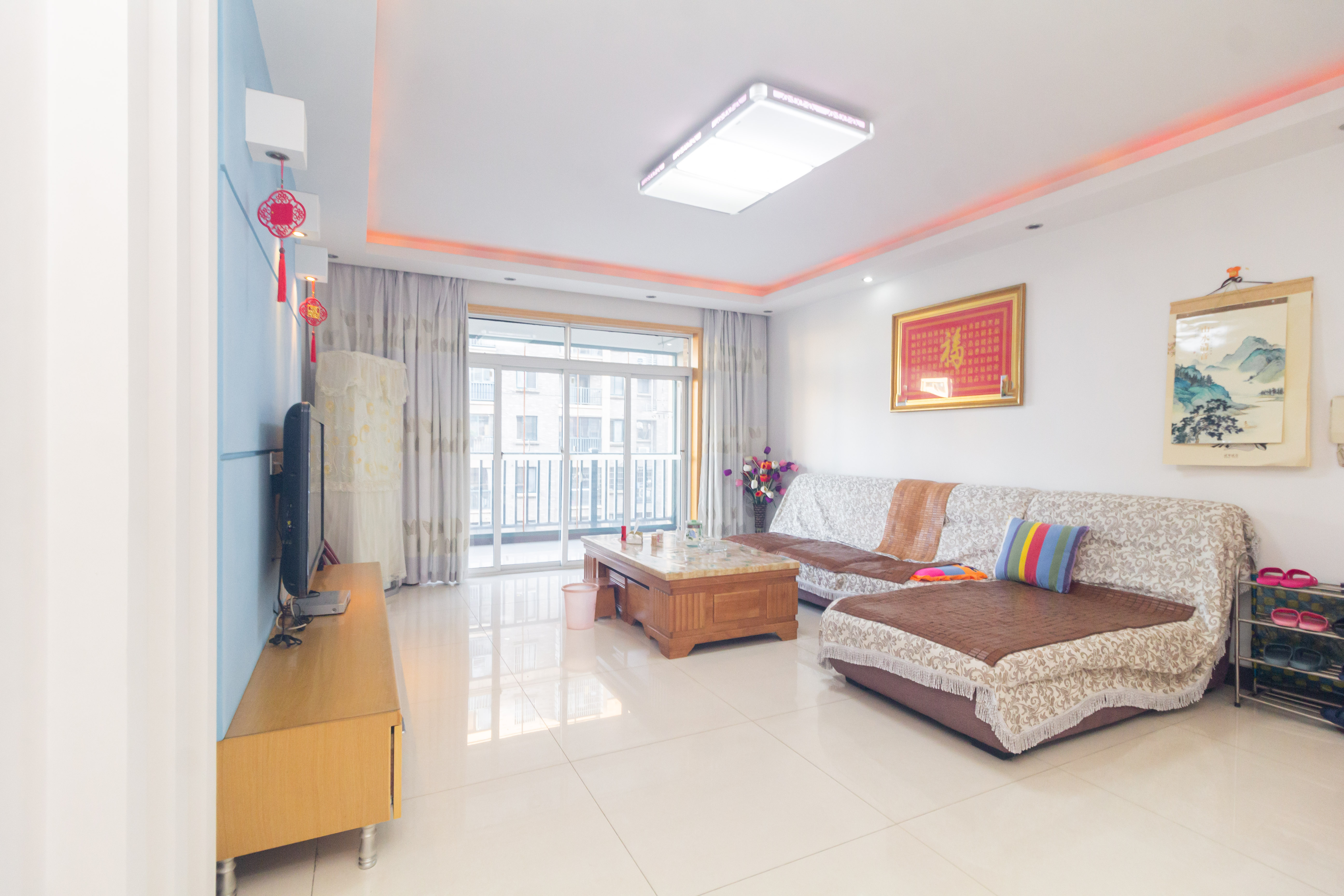 博雅湘水湾 3室2厅2卫 72.8万 博雅湘水湾 3室2厅2卫 72.8万客厅