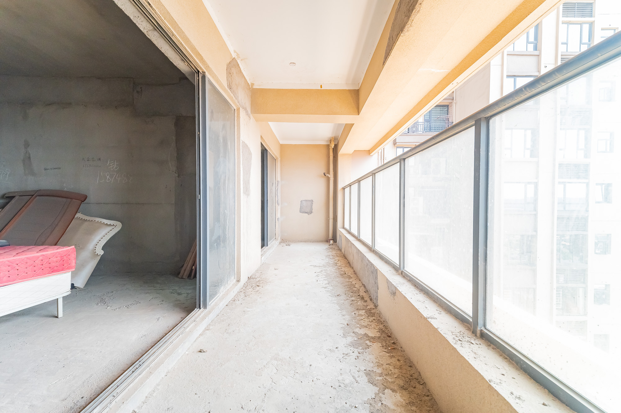 碧桂园威尼斯城 4室2厅2卫 175.0万 碧桂园威尼斯城 4室2厅2卫 175.0万其他