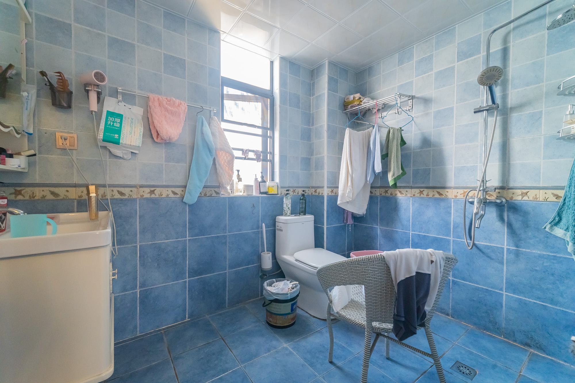 蓝山郡 4室2厅2卫 99.8万 蓝山郡 4室2厅2卫 99.8万卫生间